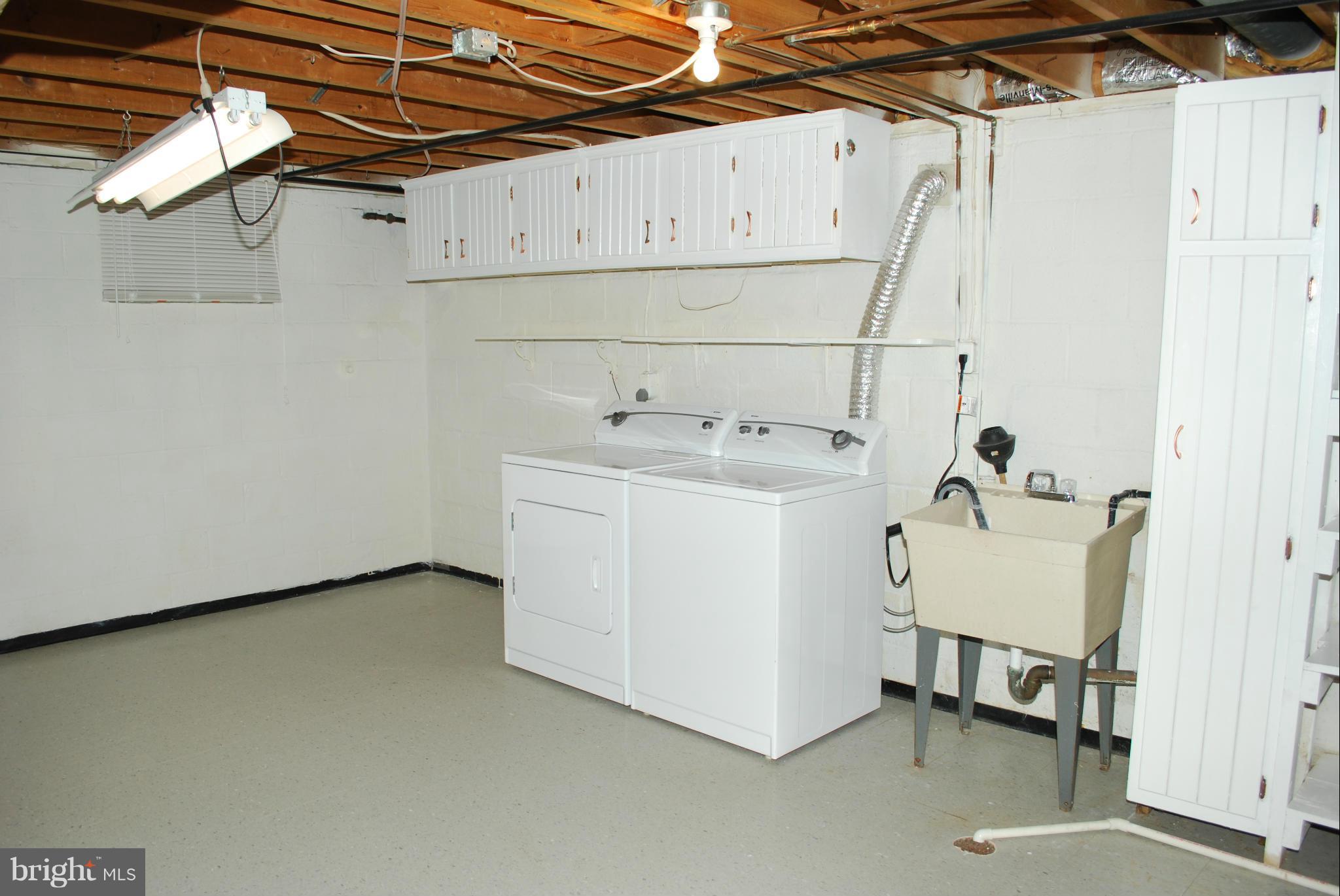 FAIRFAX VILLA - Residential