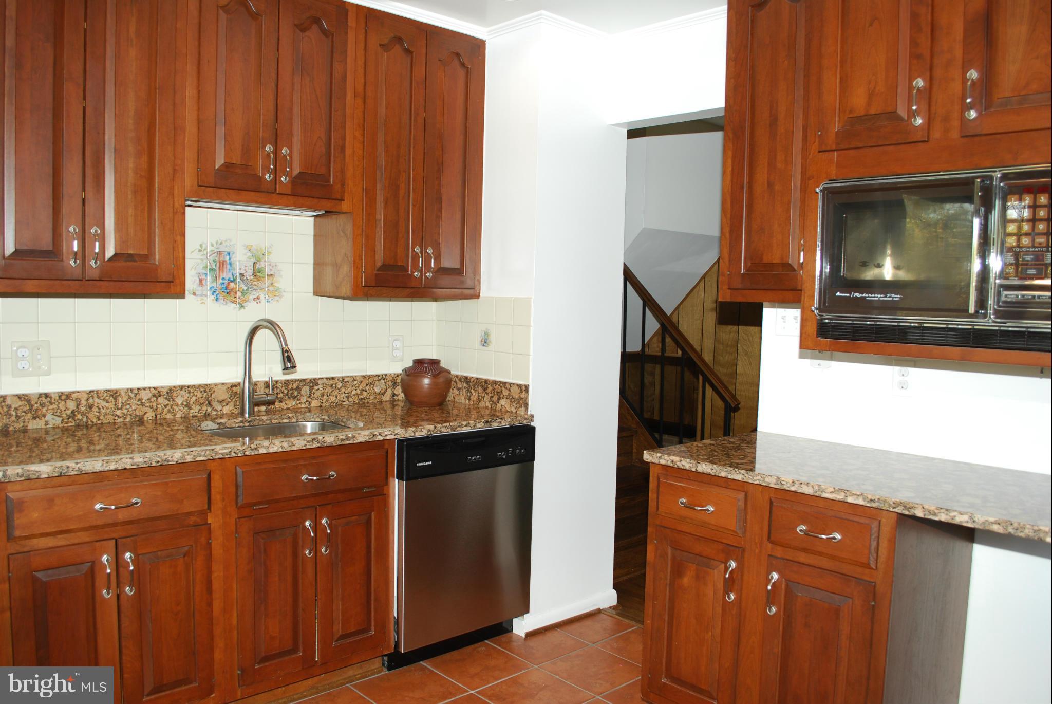 FAIRFAX VILLA - Residential