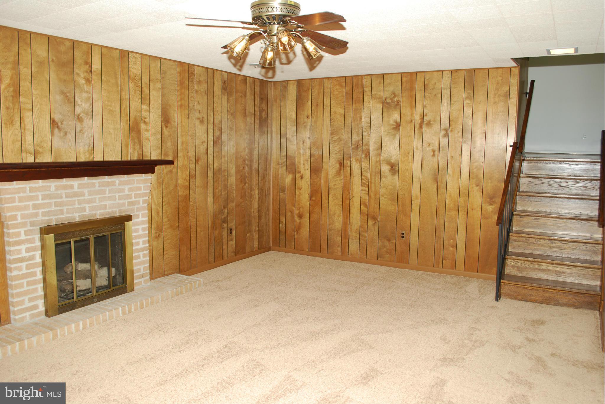 FAIRFAX VILLA - Residential