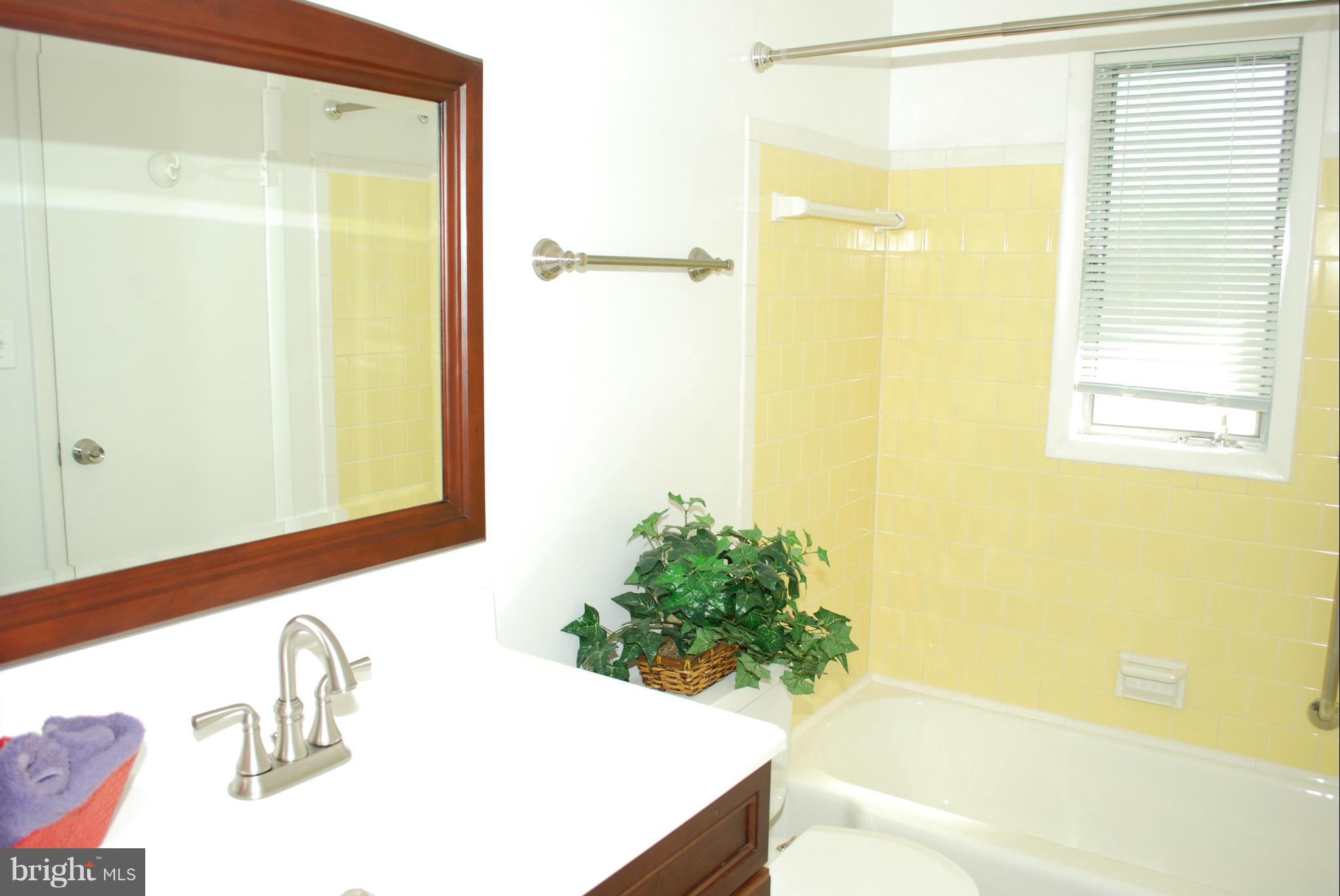 FAIRFAX VILLA - Residential