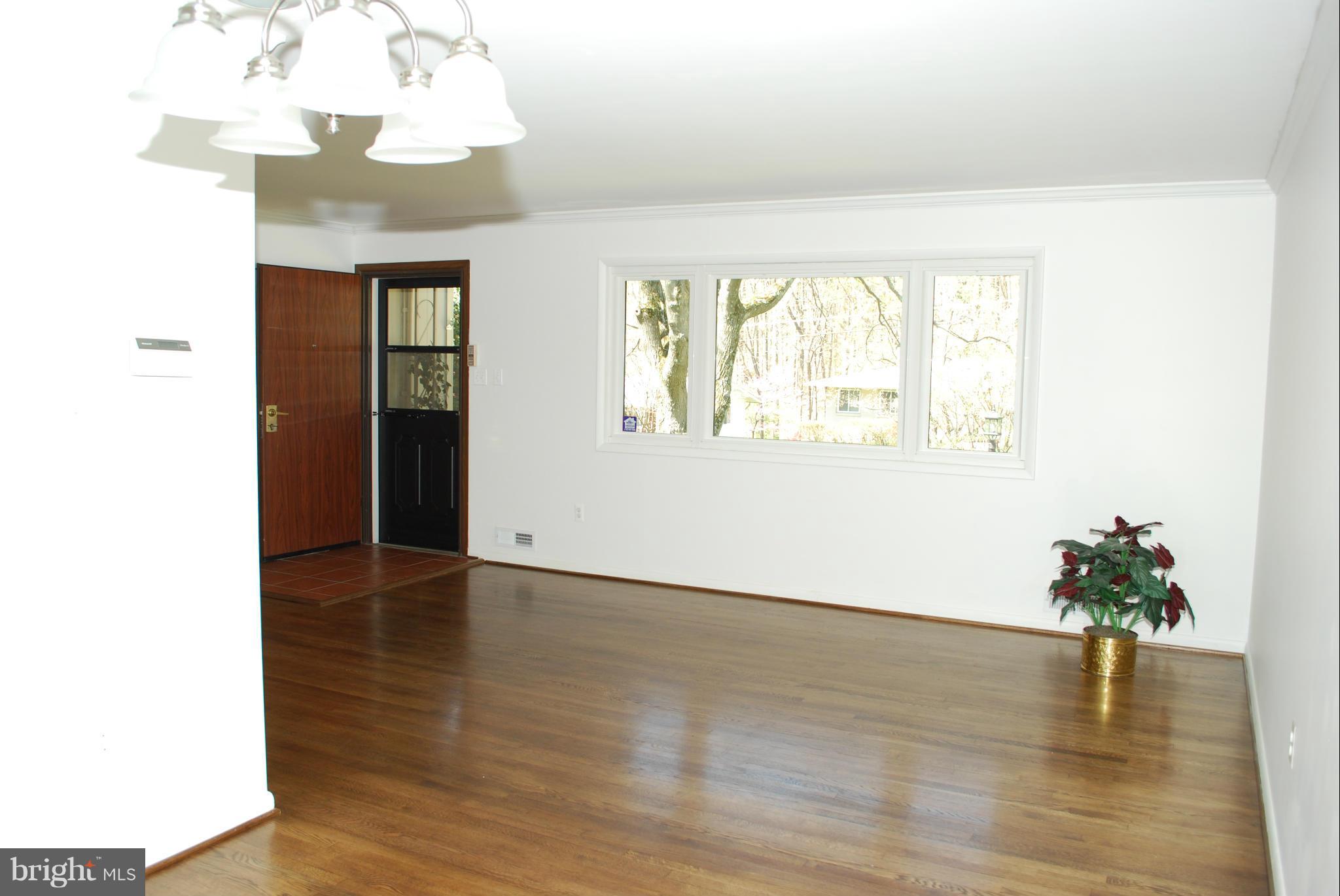 FAIRFAX VILLA - Residential