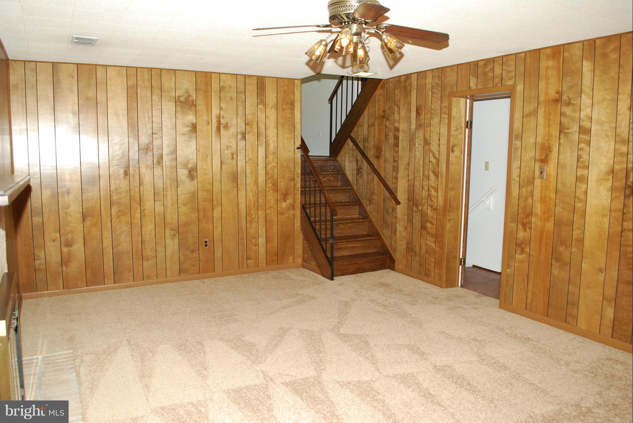 FAIRFAX VILLA - Residential