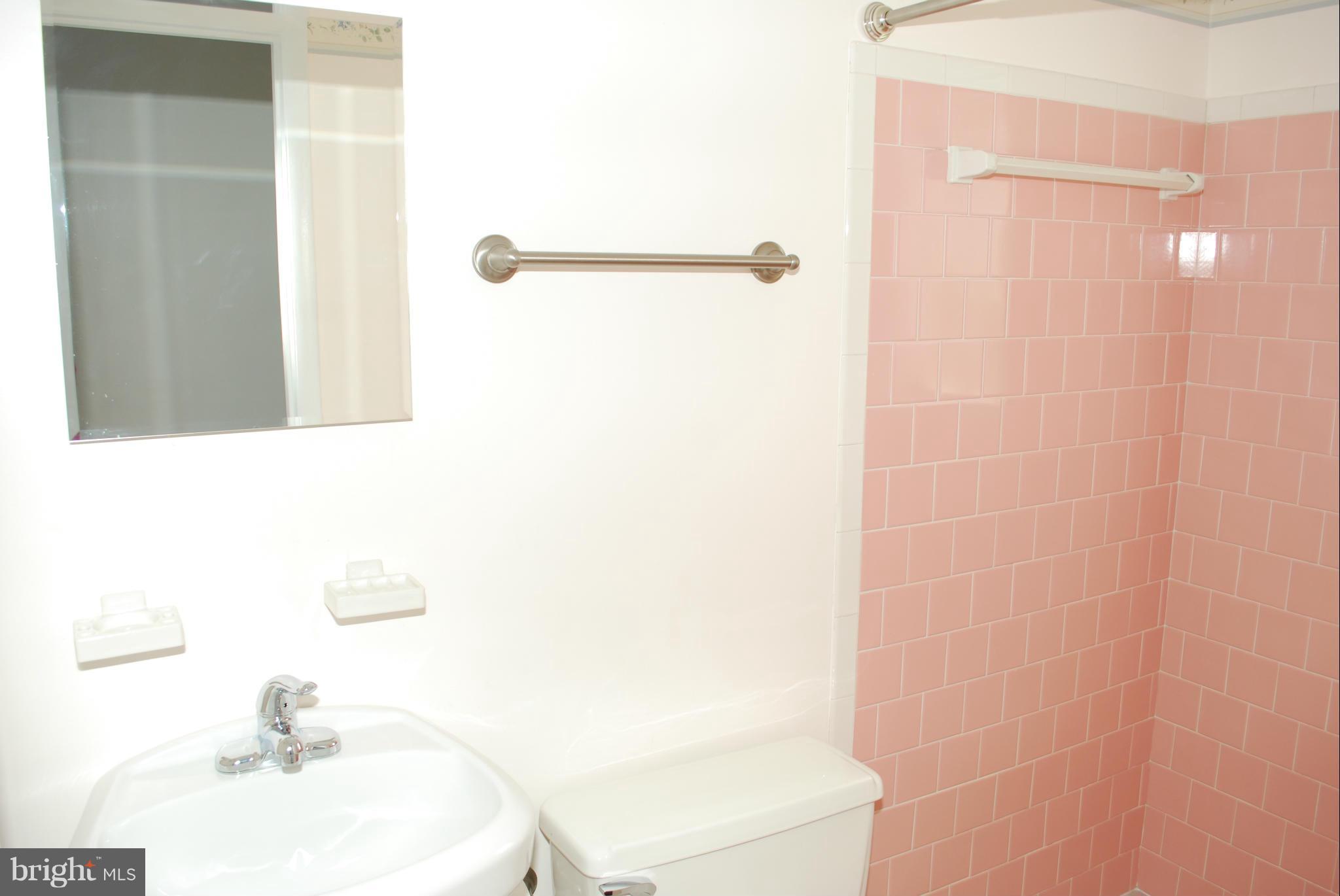 FAIRFAX VILLA - Residential