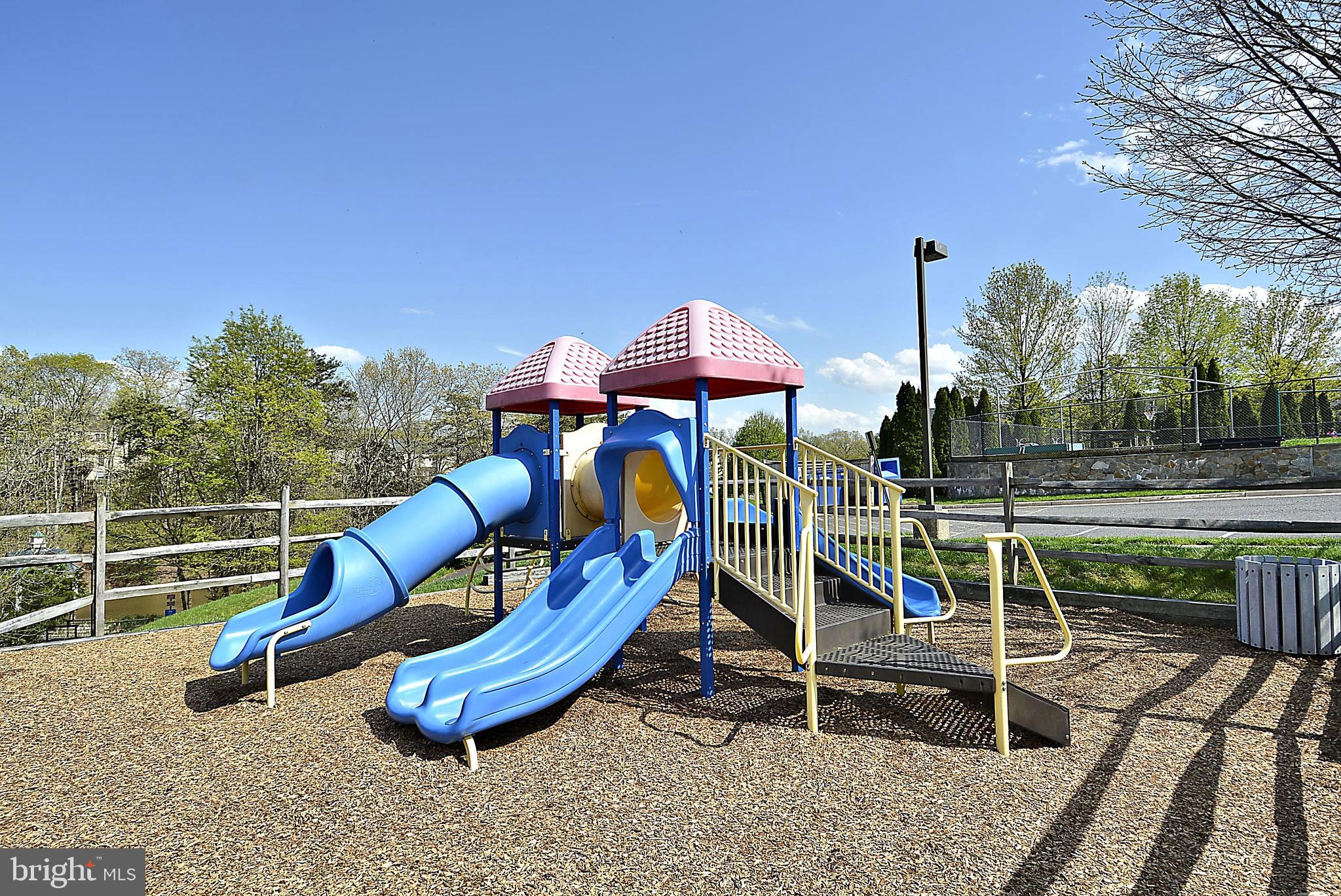 COMPTON VILLAGE - Residential