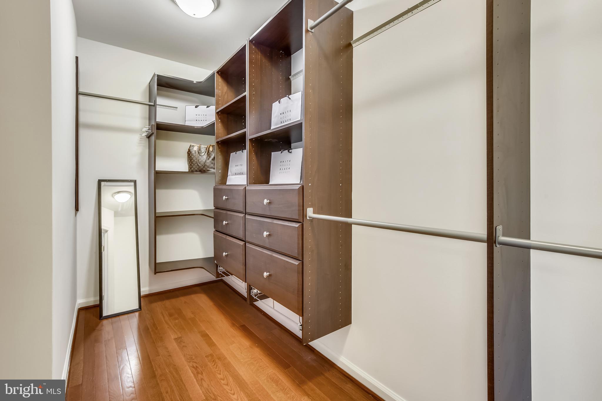 COMPTON VILLAGE - Residential