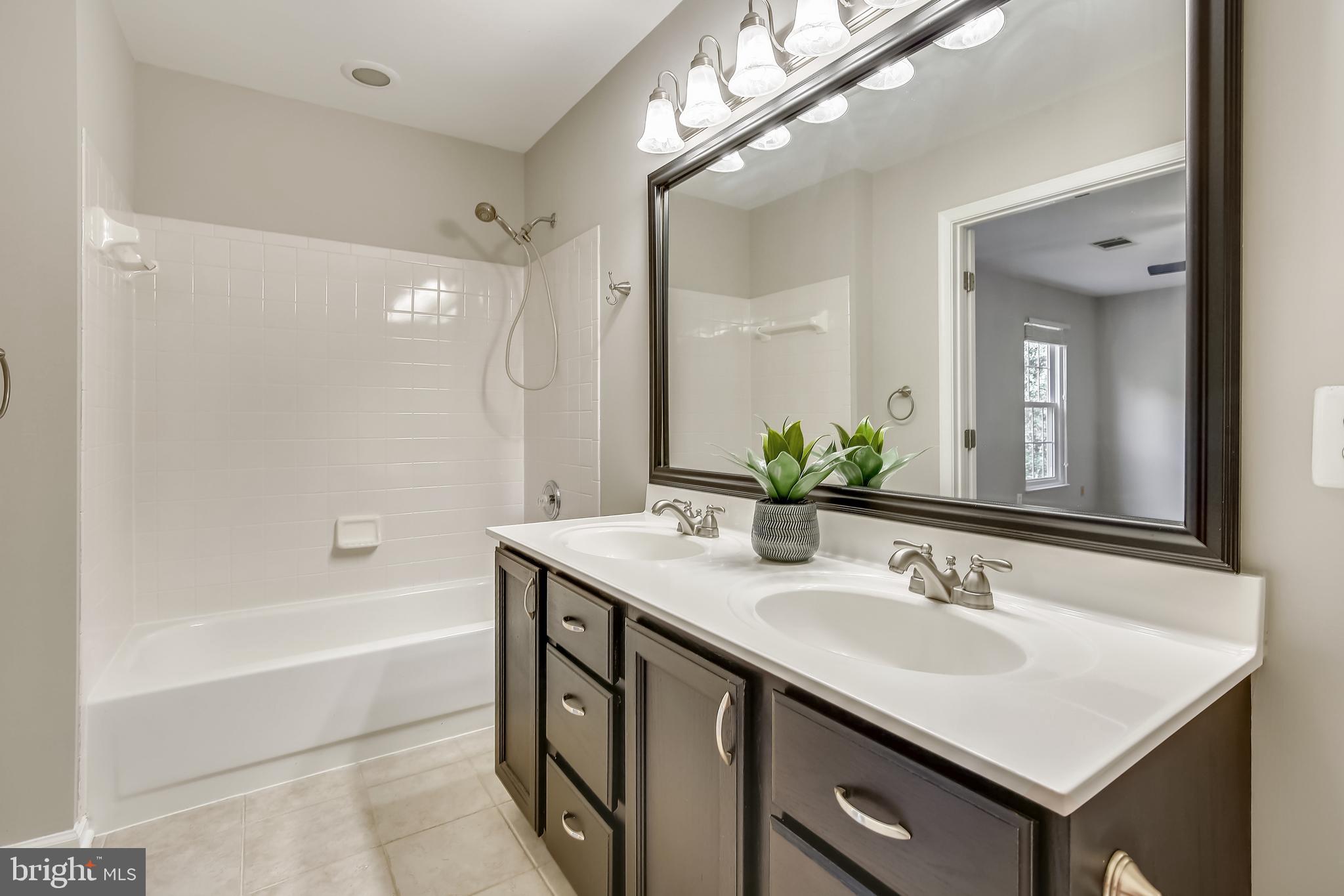 COMPTON VILLAGE - Residential