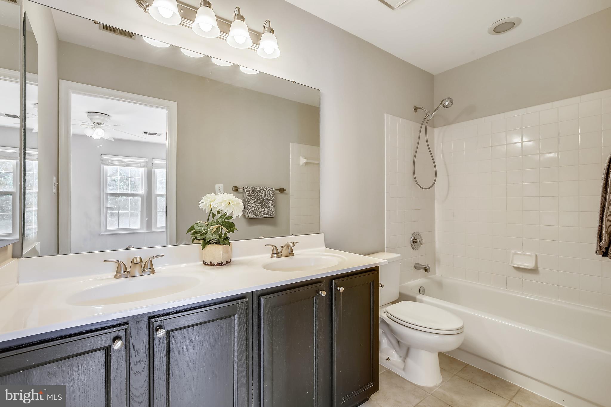 COMPTON VILLAGE - Residential