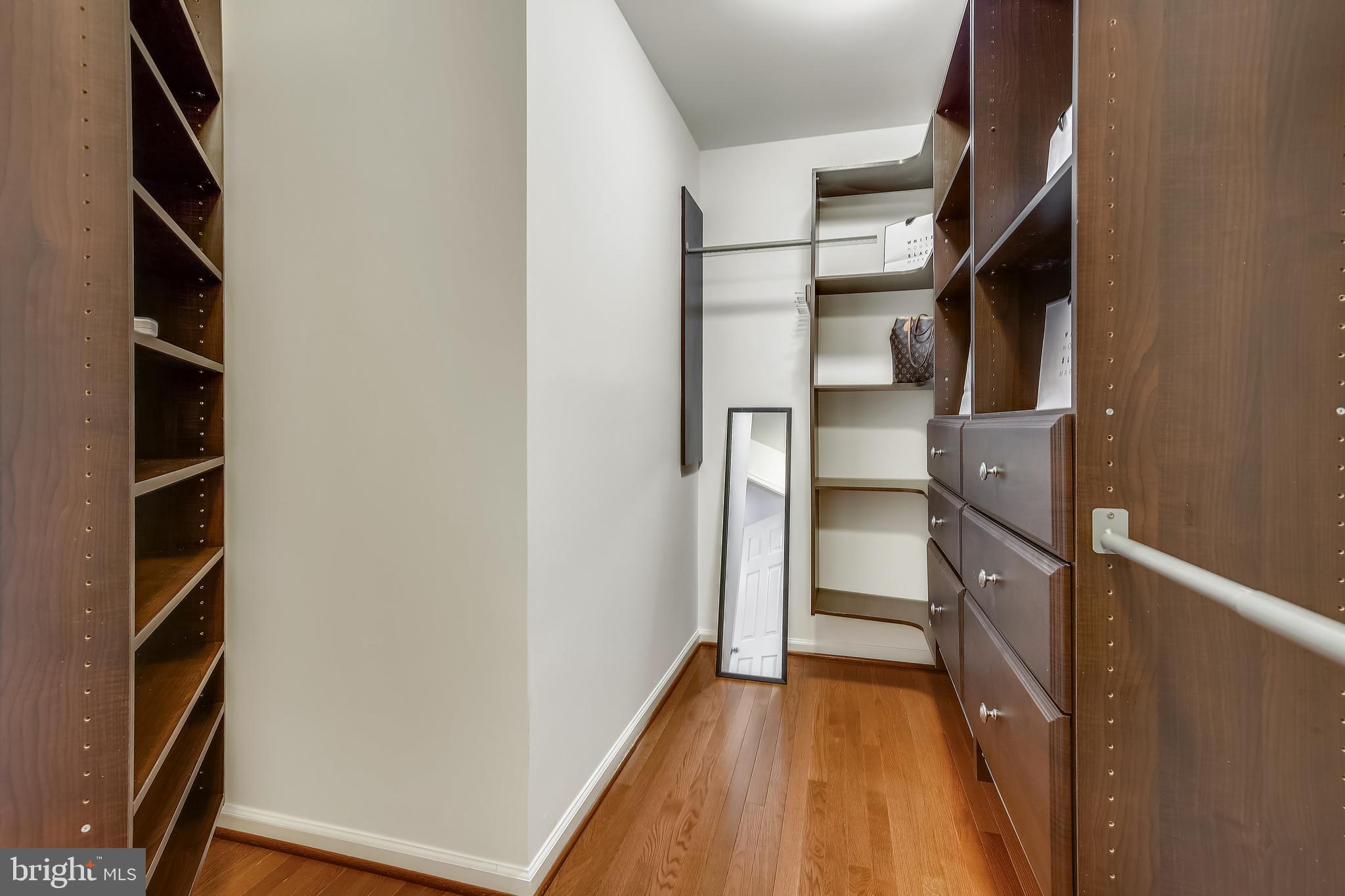 COMPTON VILLAGE - Residential