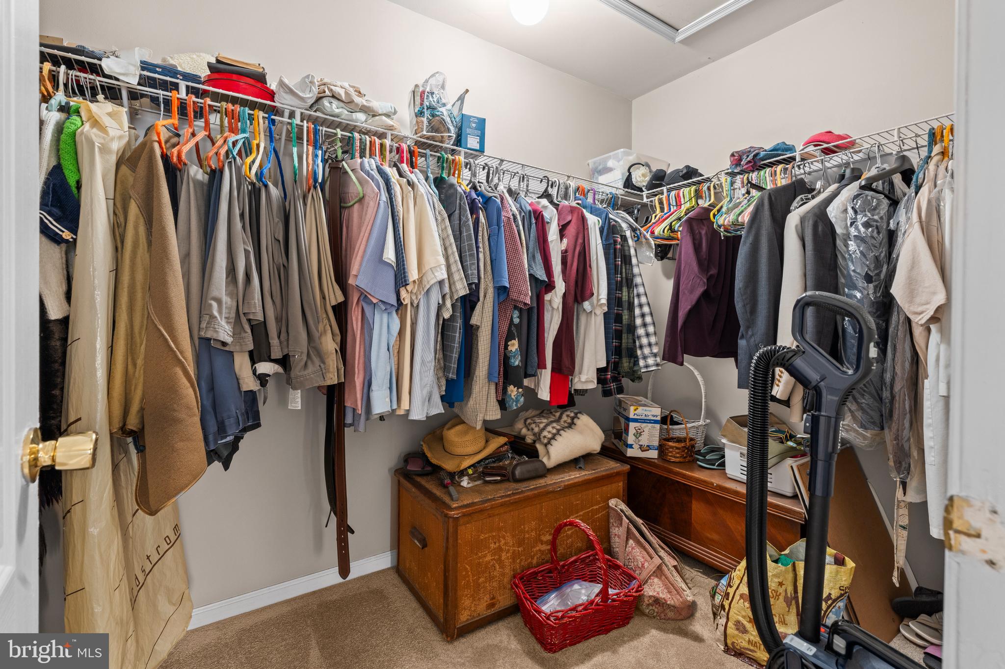 OLDE VILLAGE - Residential