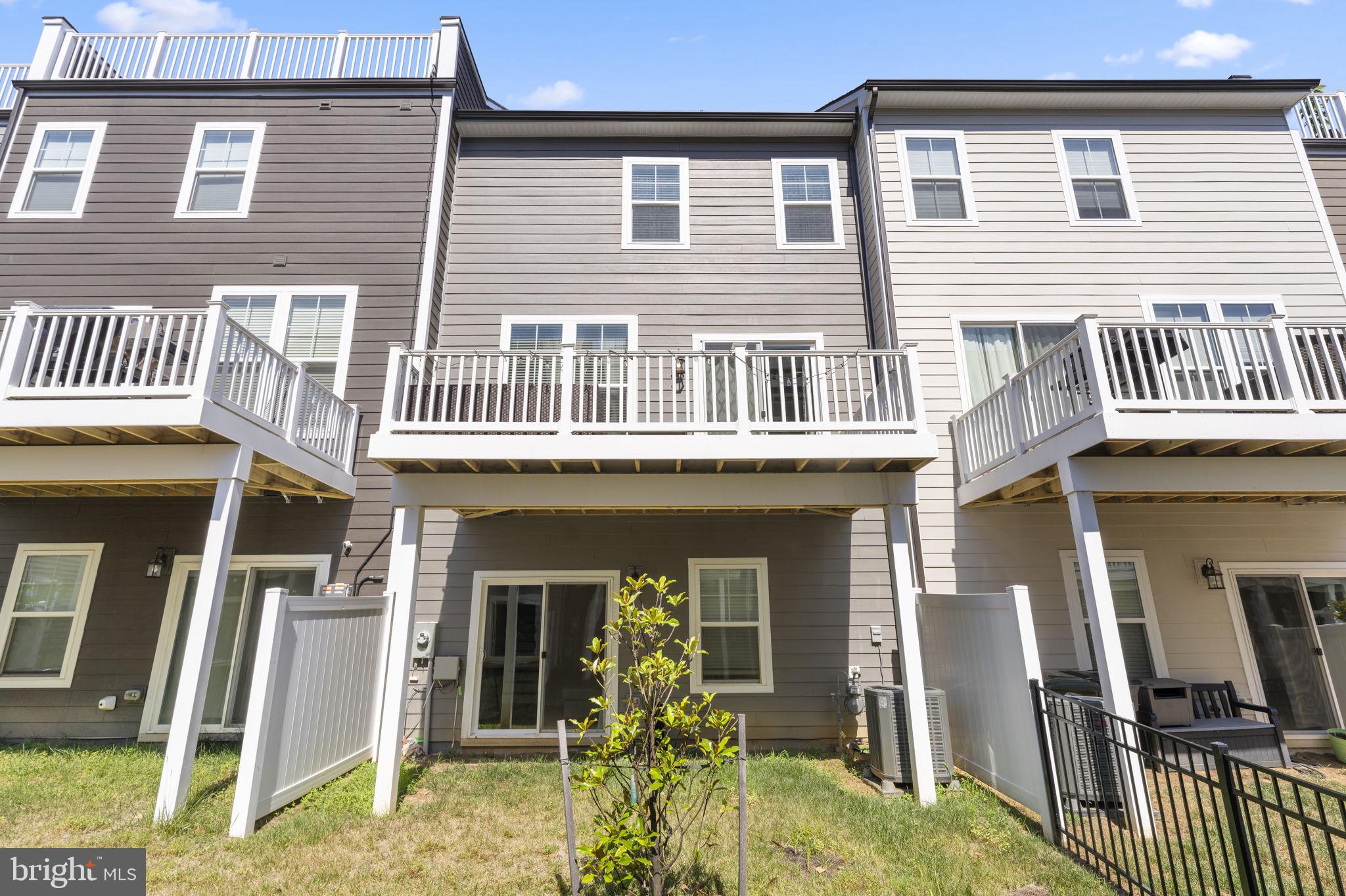 POTOMAC SHORES - Residential