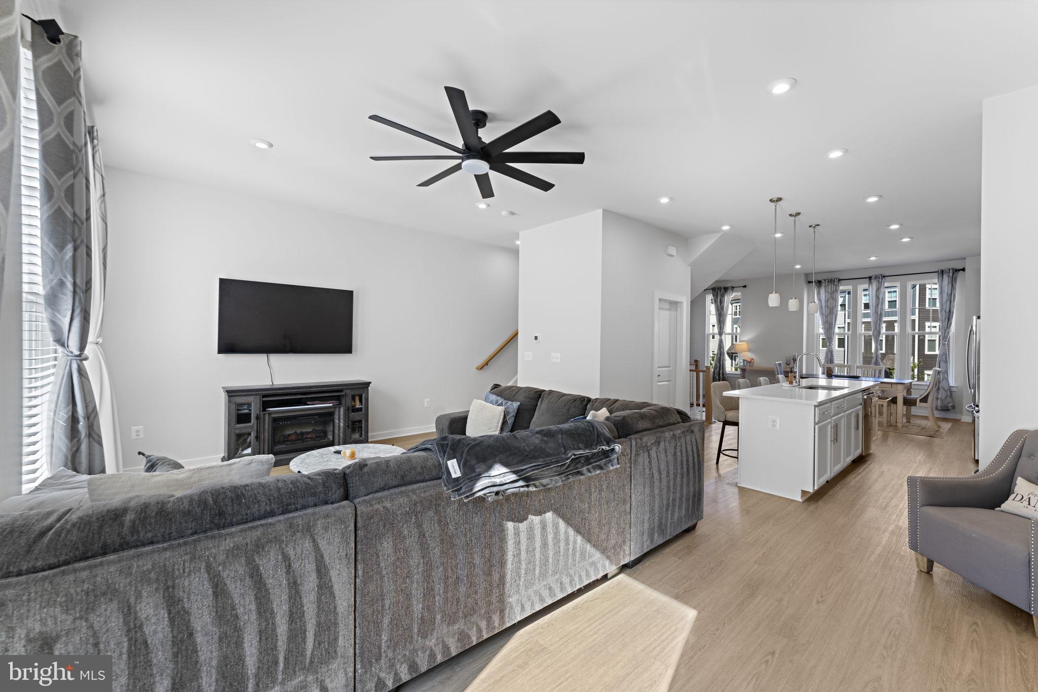 POTOMAC SHORES - Residential