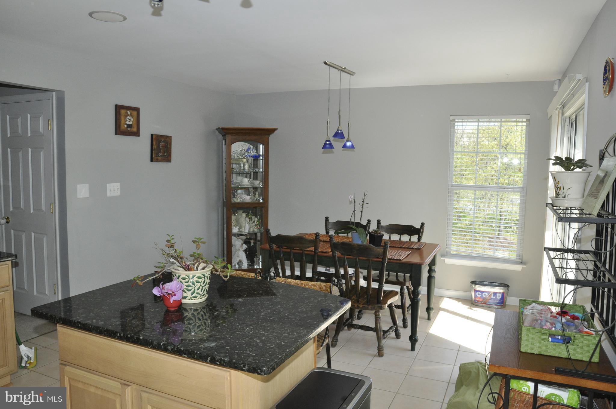 ROUND HILL - Residential