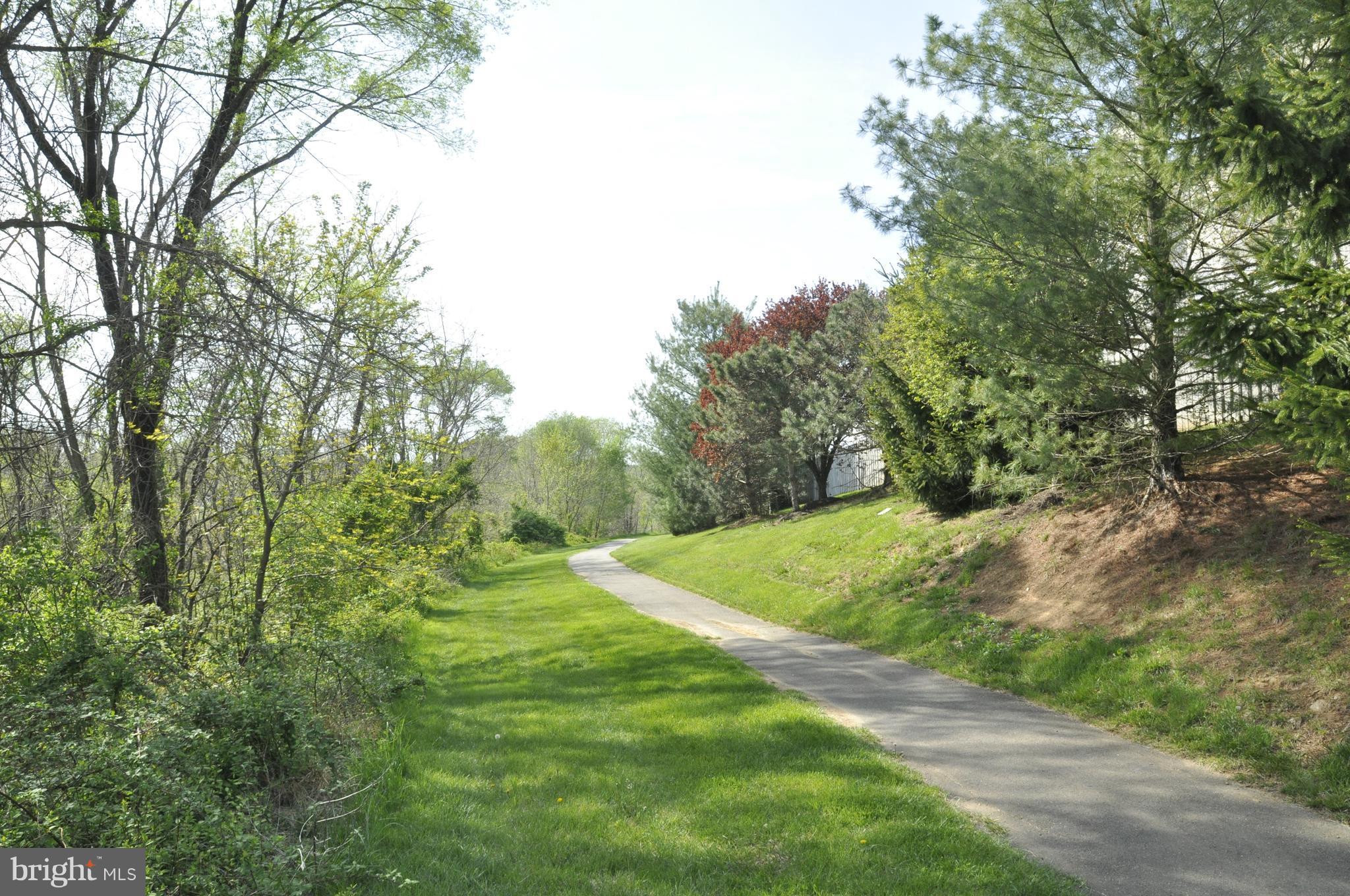 ROUND HILL - Residential