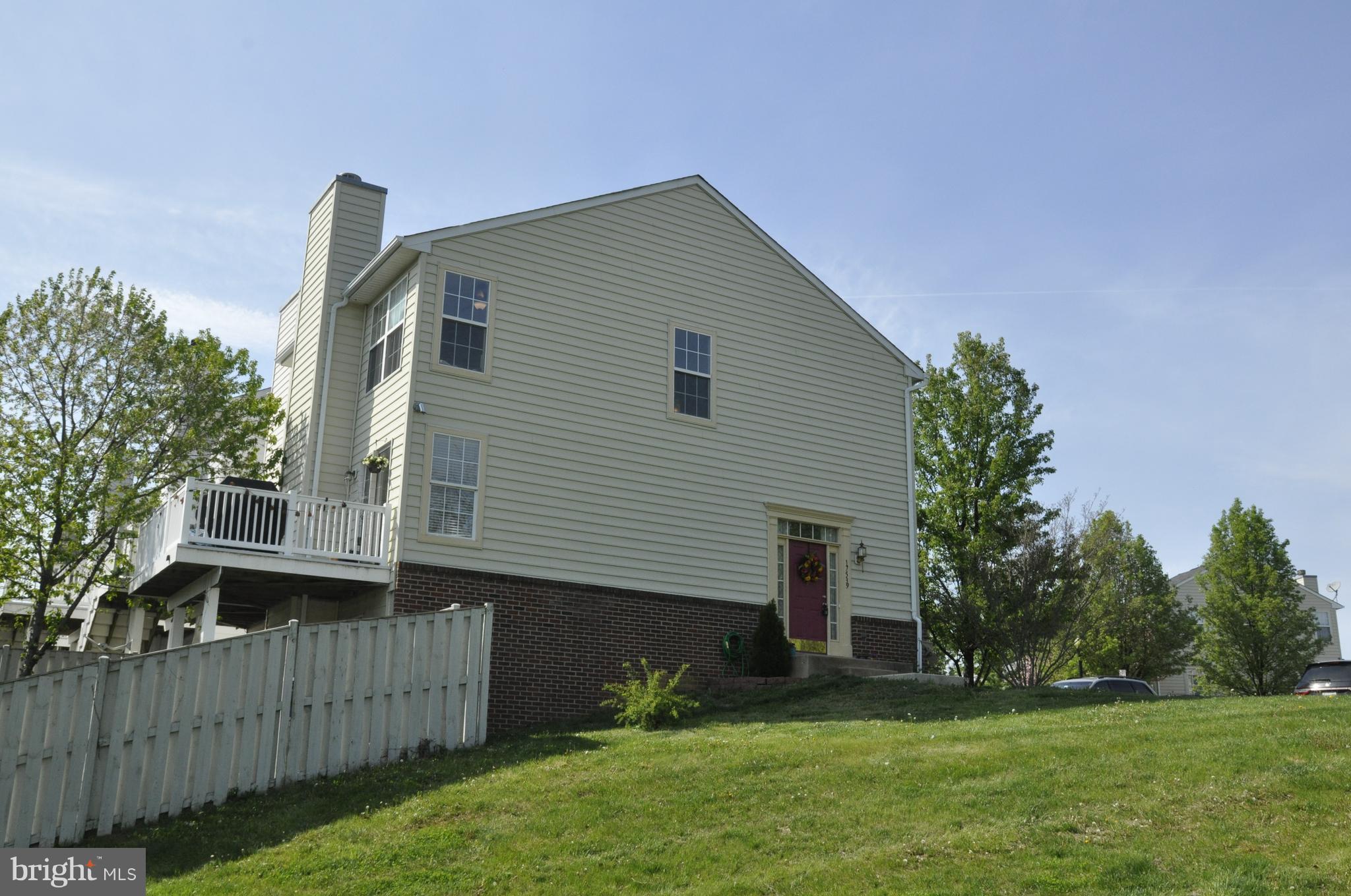 ROUND HILL - Residential