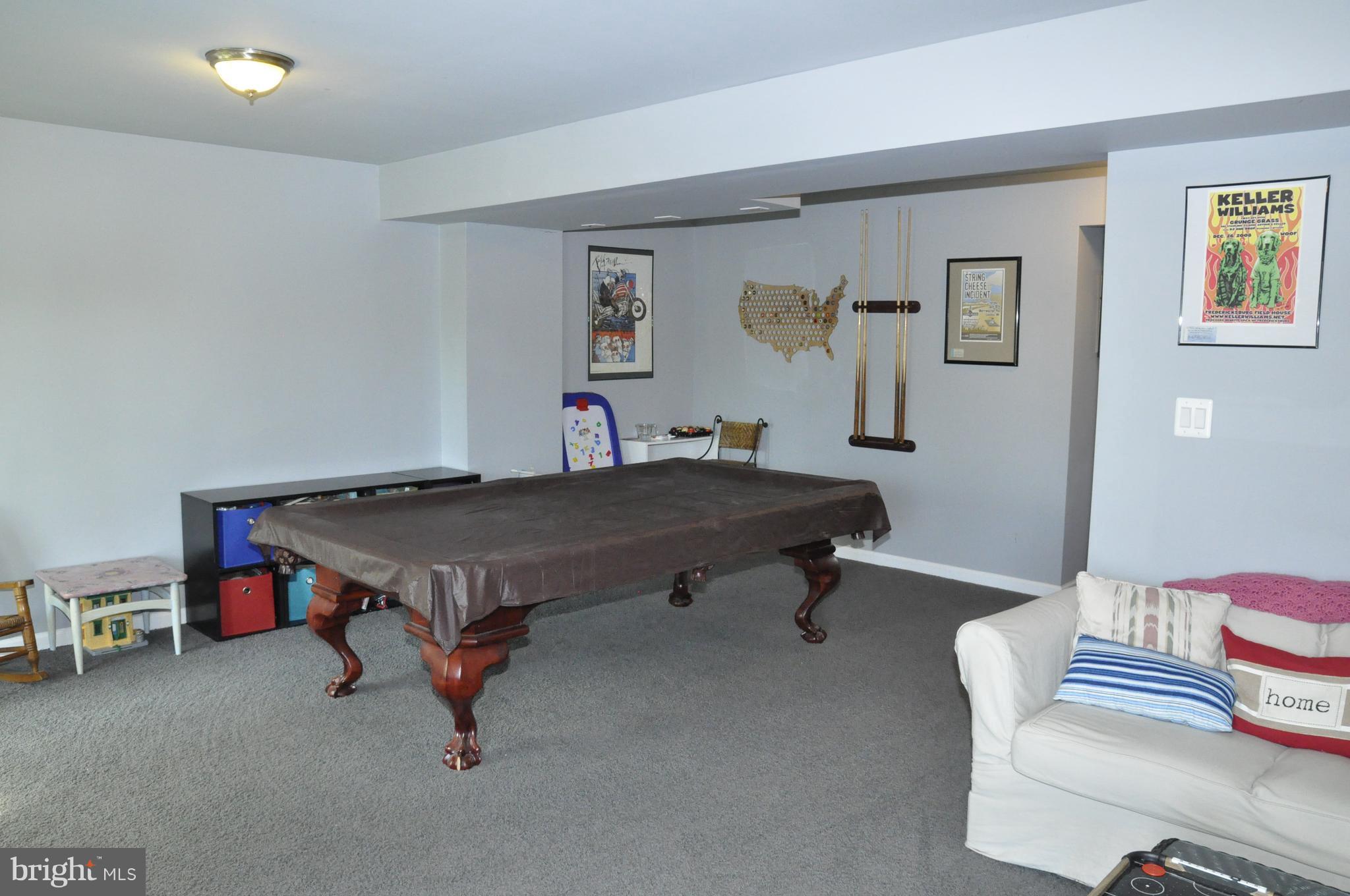 ROUND HILL - Residential