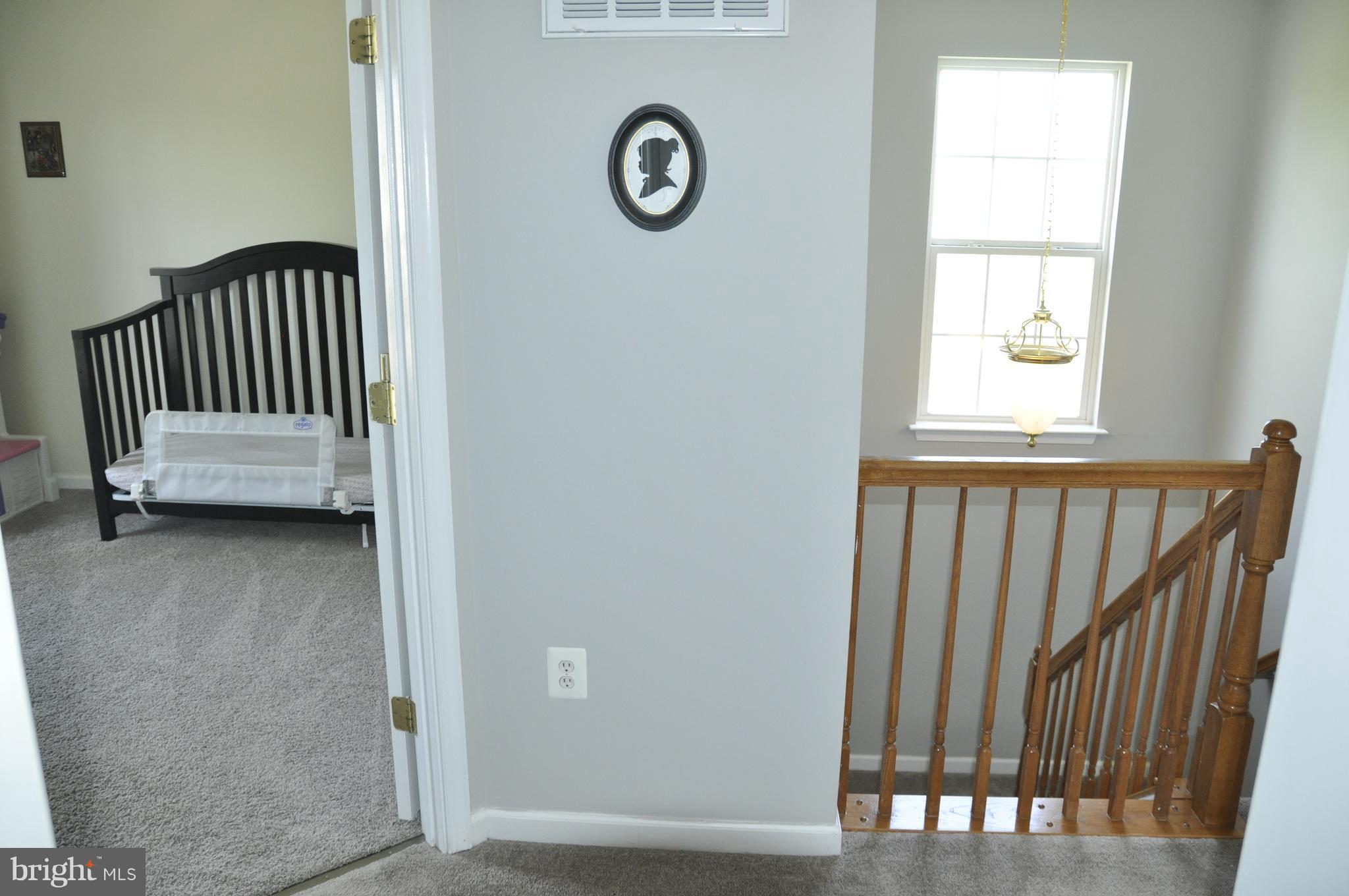 ROUND HILL - Residential