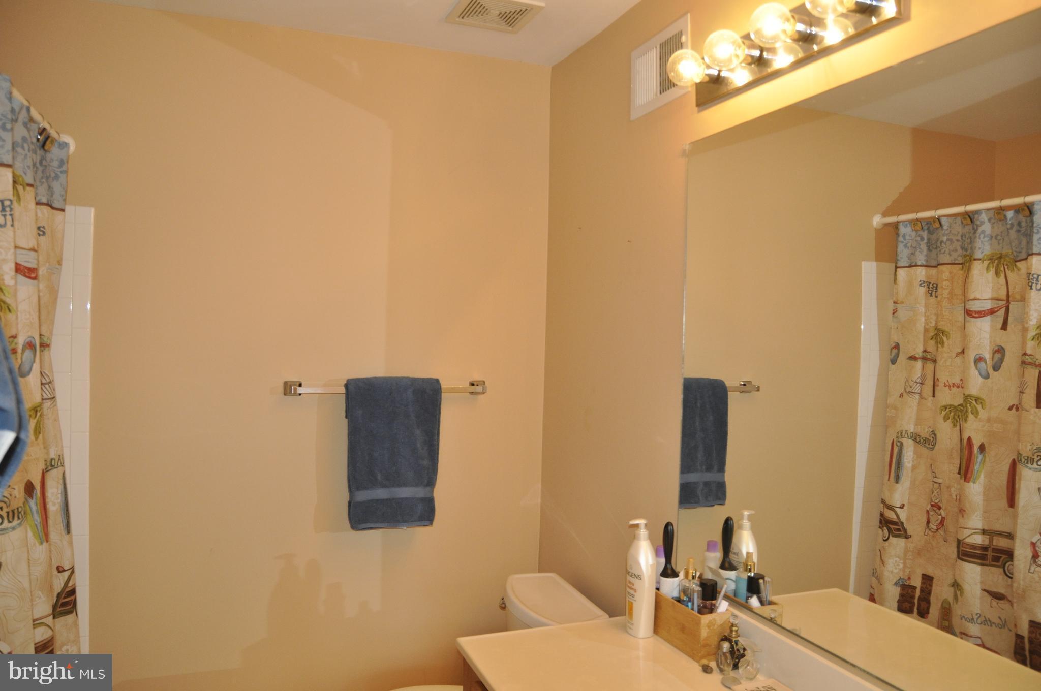 ROUND HILL - Residential