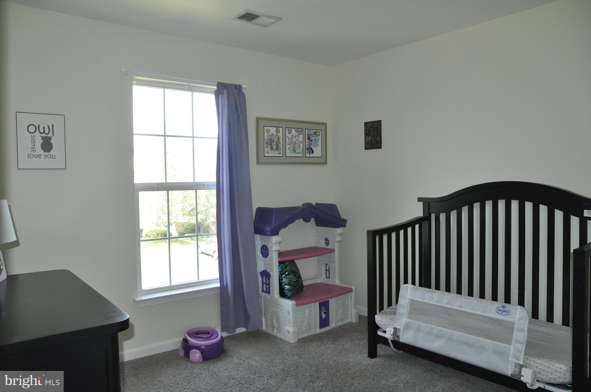 ROUND HILL - Residential