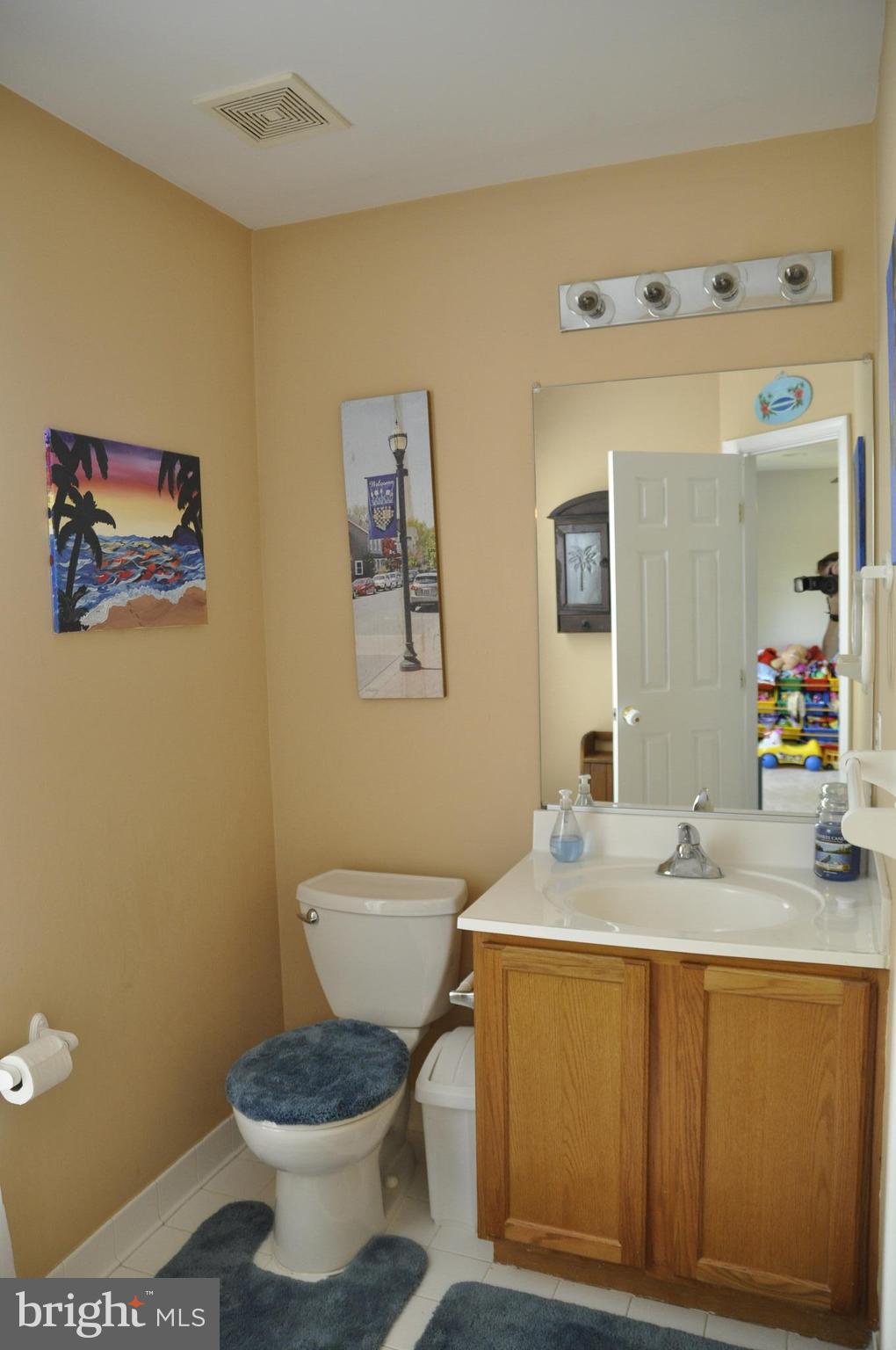 ROUND HILL - Residential