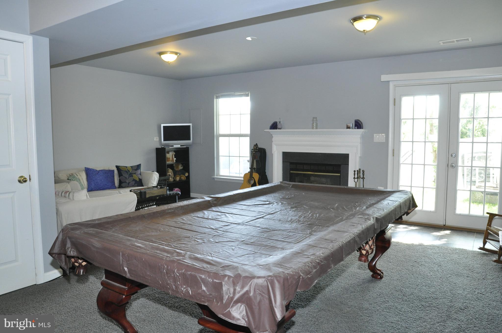 ROUND HILL - Residential