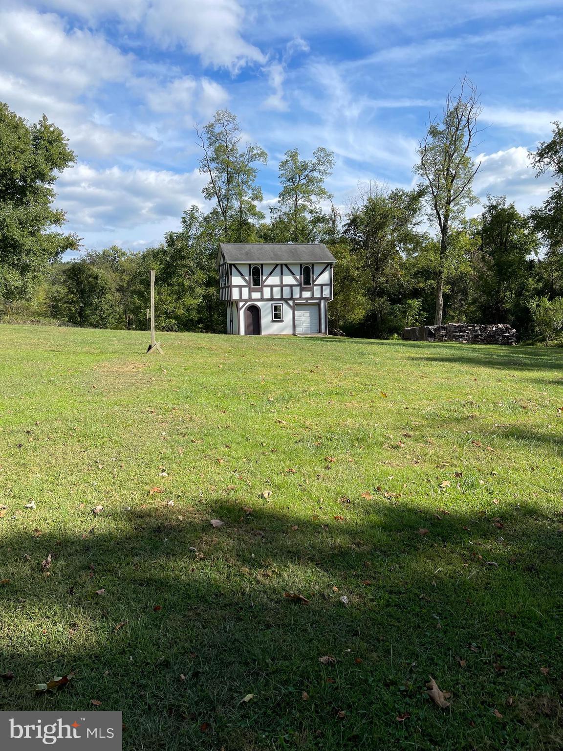 WEST FRIENDSHIP - Land