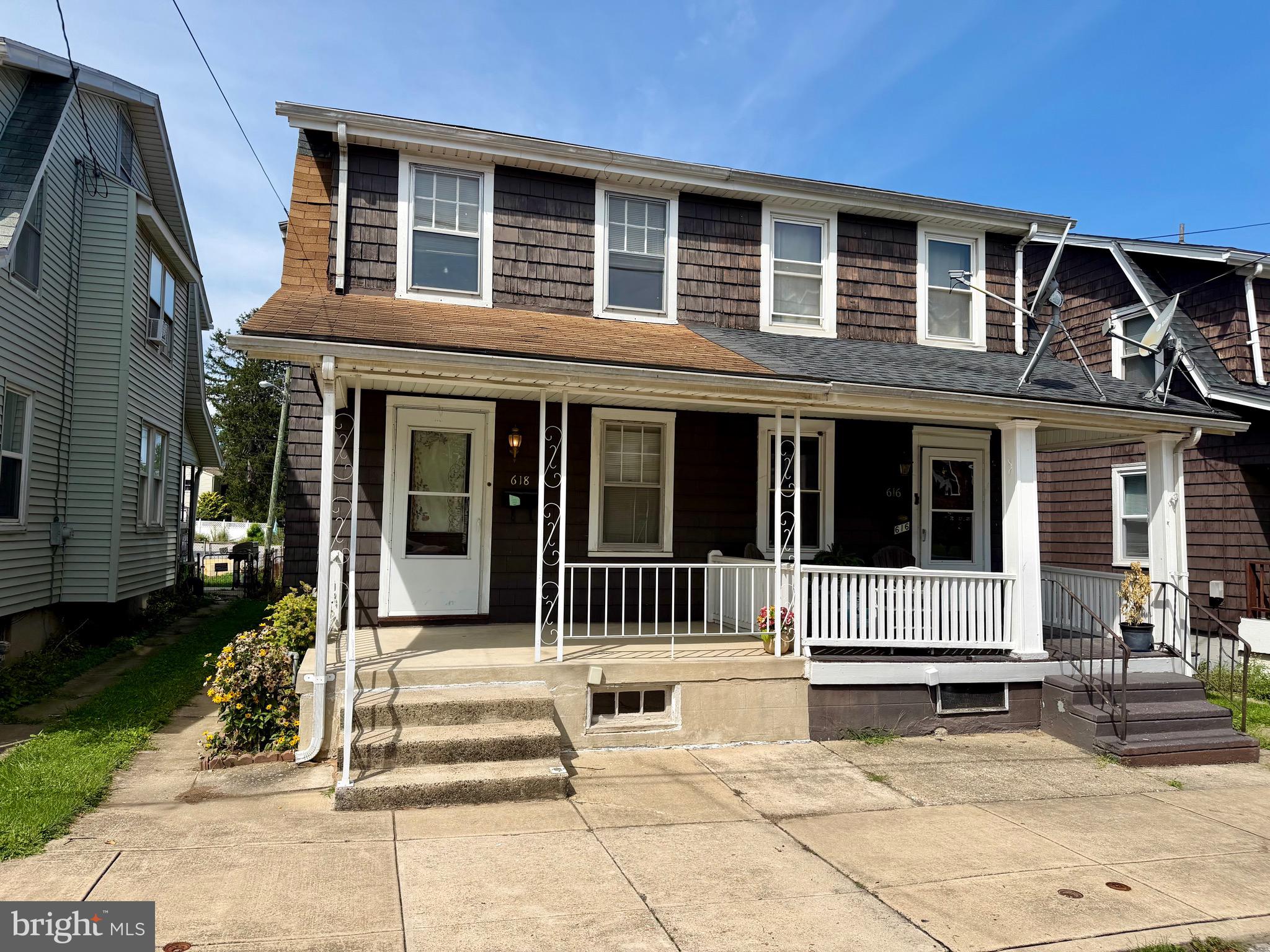 618 COURTLAND STREET