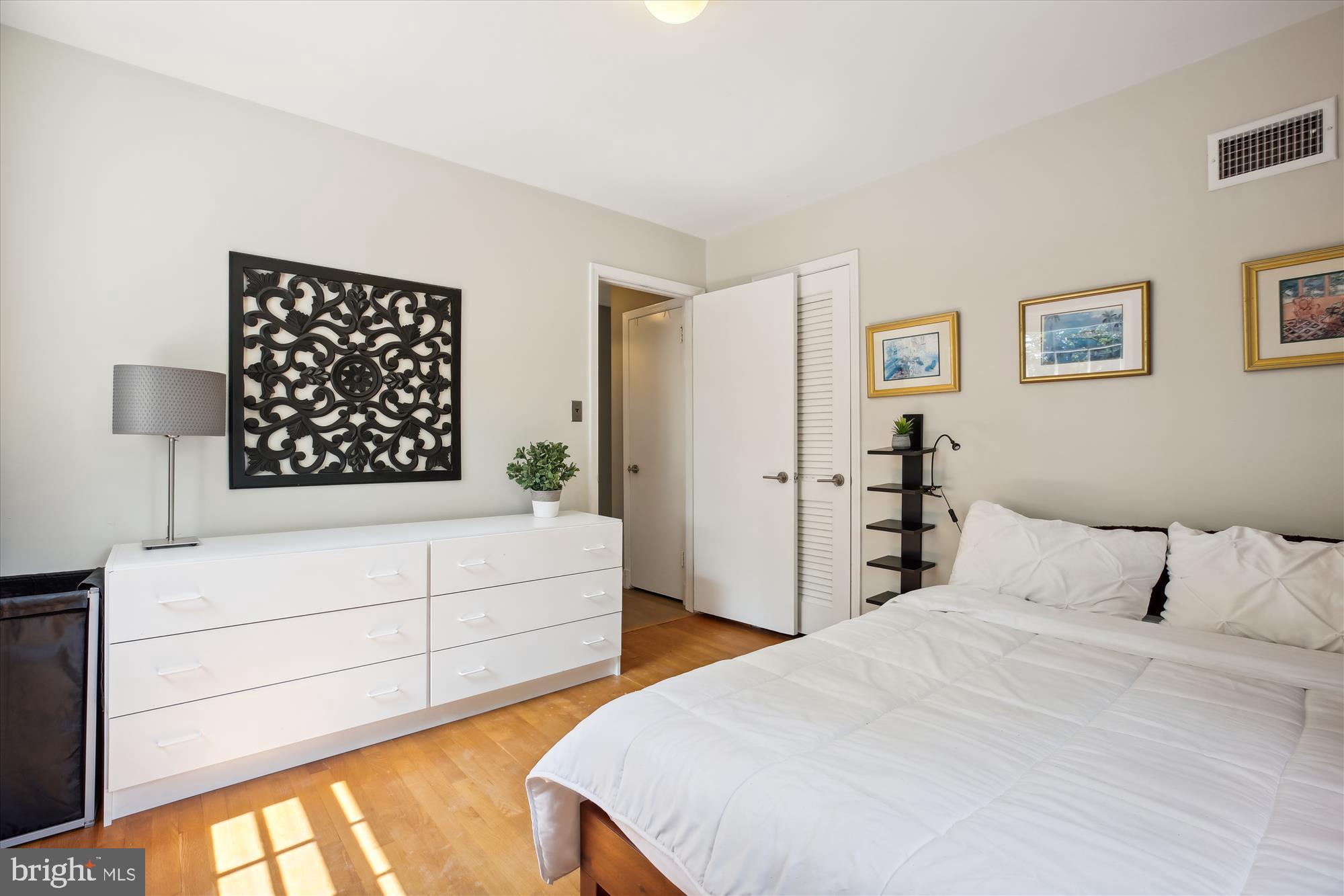 KENWOOD PARK - Residential Lease