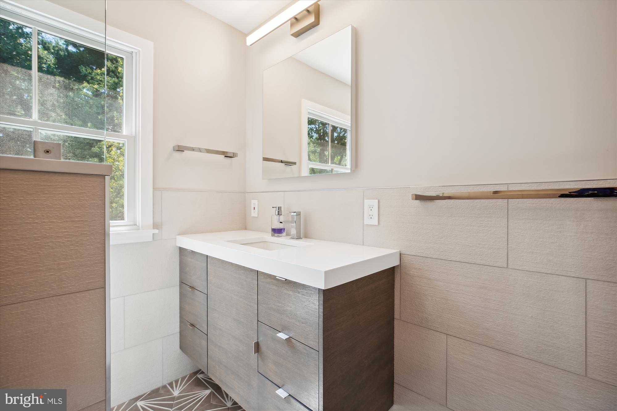 KENWOOD PARK - Residential Lease