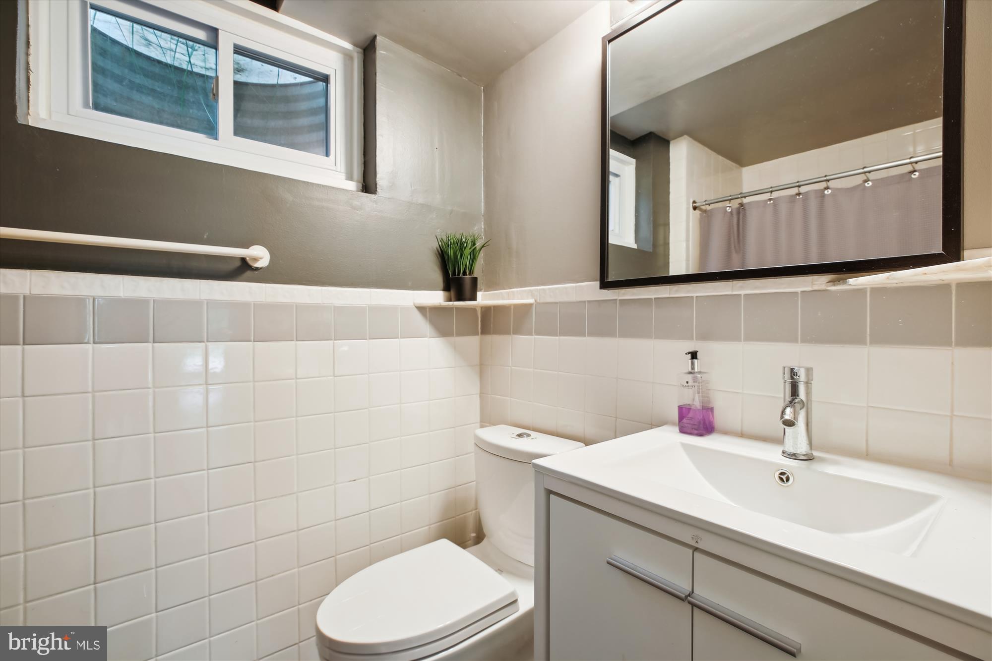 KENWOOD PARK - Residential Lease