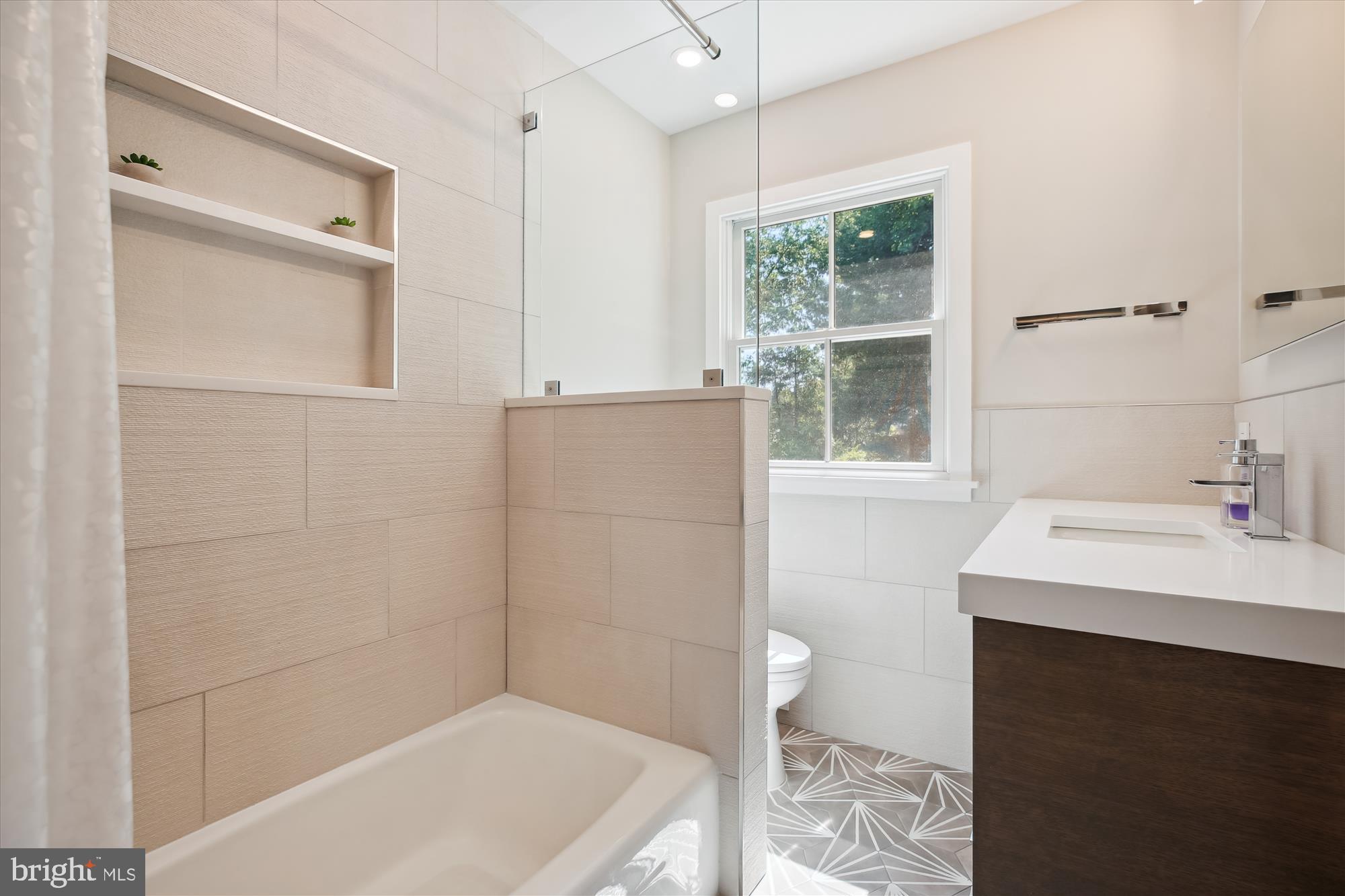 KENWOOD PARK - Residential Lease