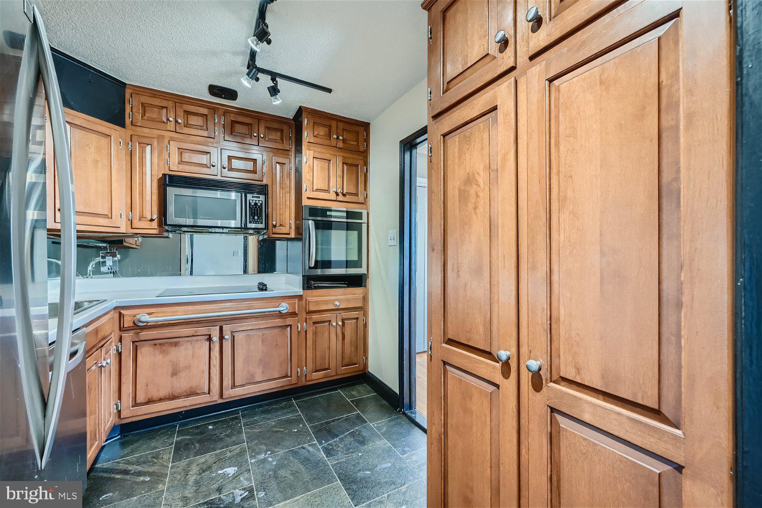 MOUNT VERNON PLACE HISTORIC DISTRICT - Residential Lease