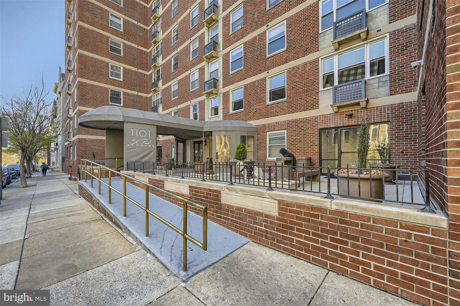 MOUNT VERNON PLACE HISTORIC DISTRICT - Residential Lease
