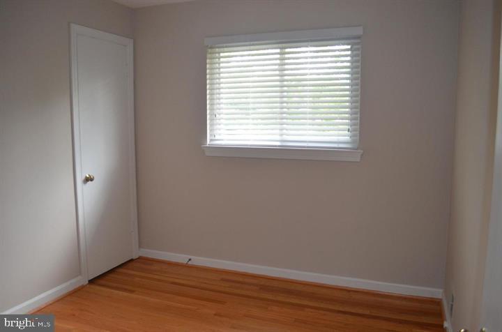 OAKWOOD KNOLLS - Residential Lease