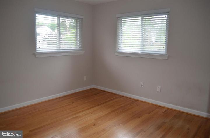 OAKWOOD KNOLLS - Residential Lease