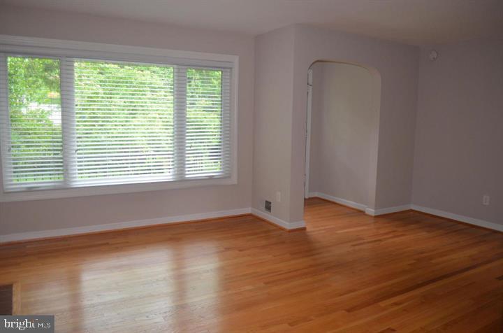 OAKWOOD KNOLLS - Residential Lease