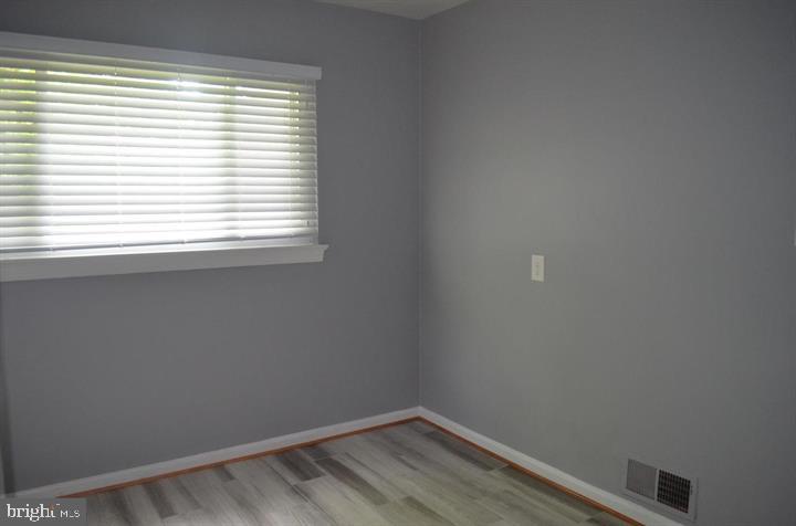 OAKWOOD KNOLLS - Residential Lease