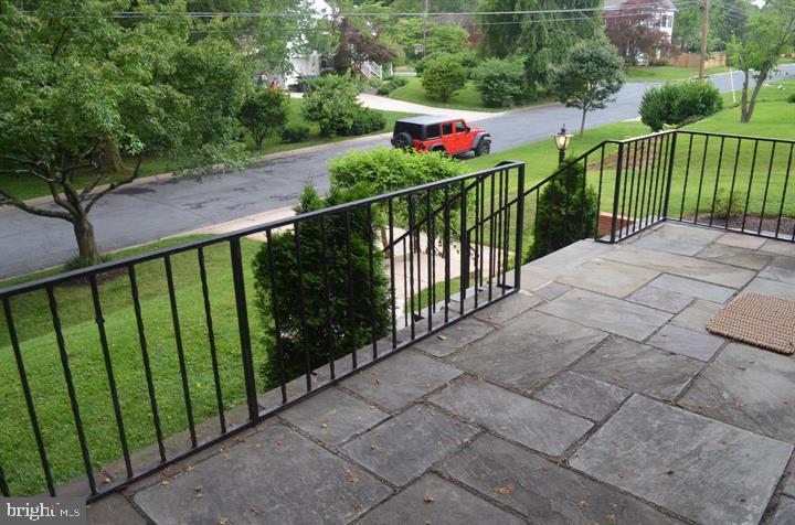 OAKWOOD KNOLLS - Residential Lease