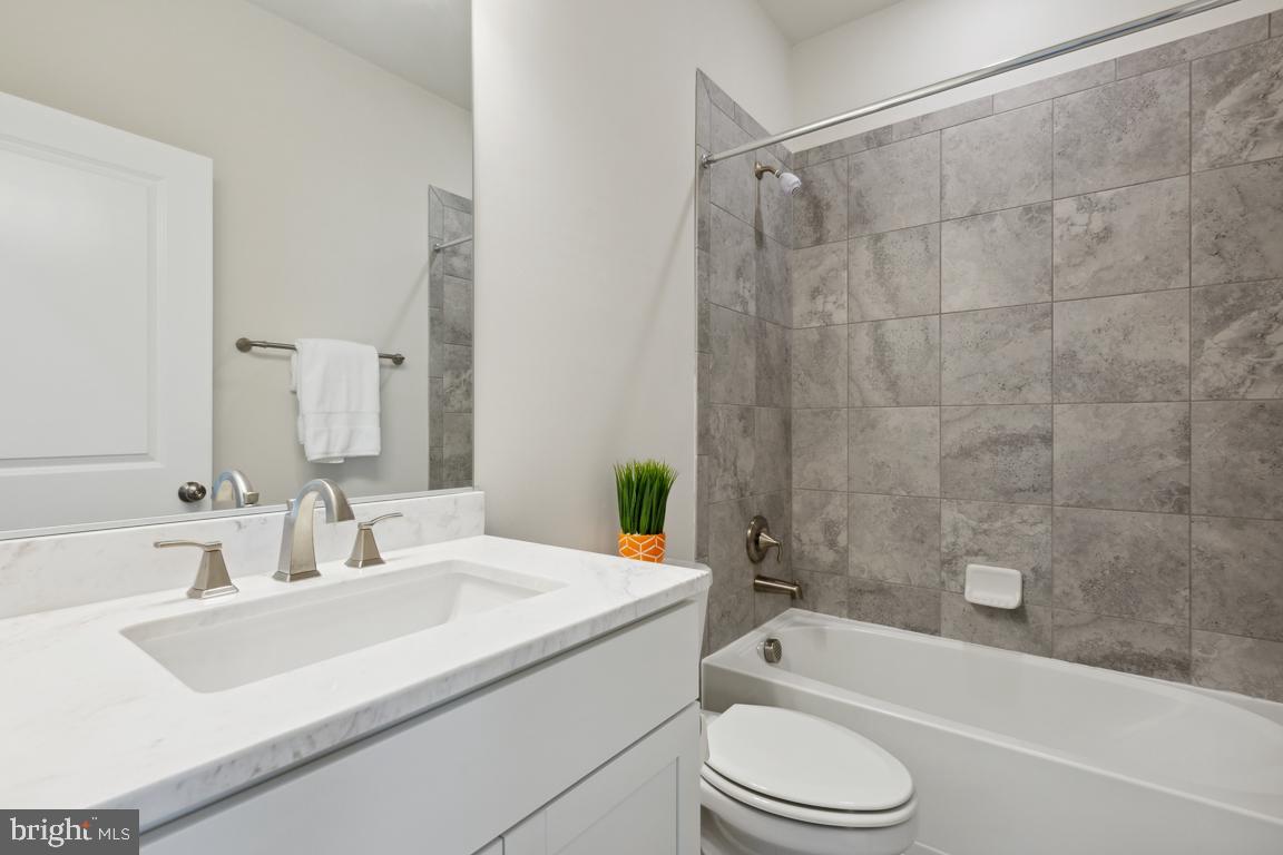 CROWN FARM - Residential Lease