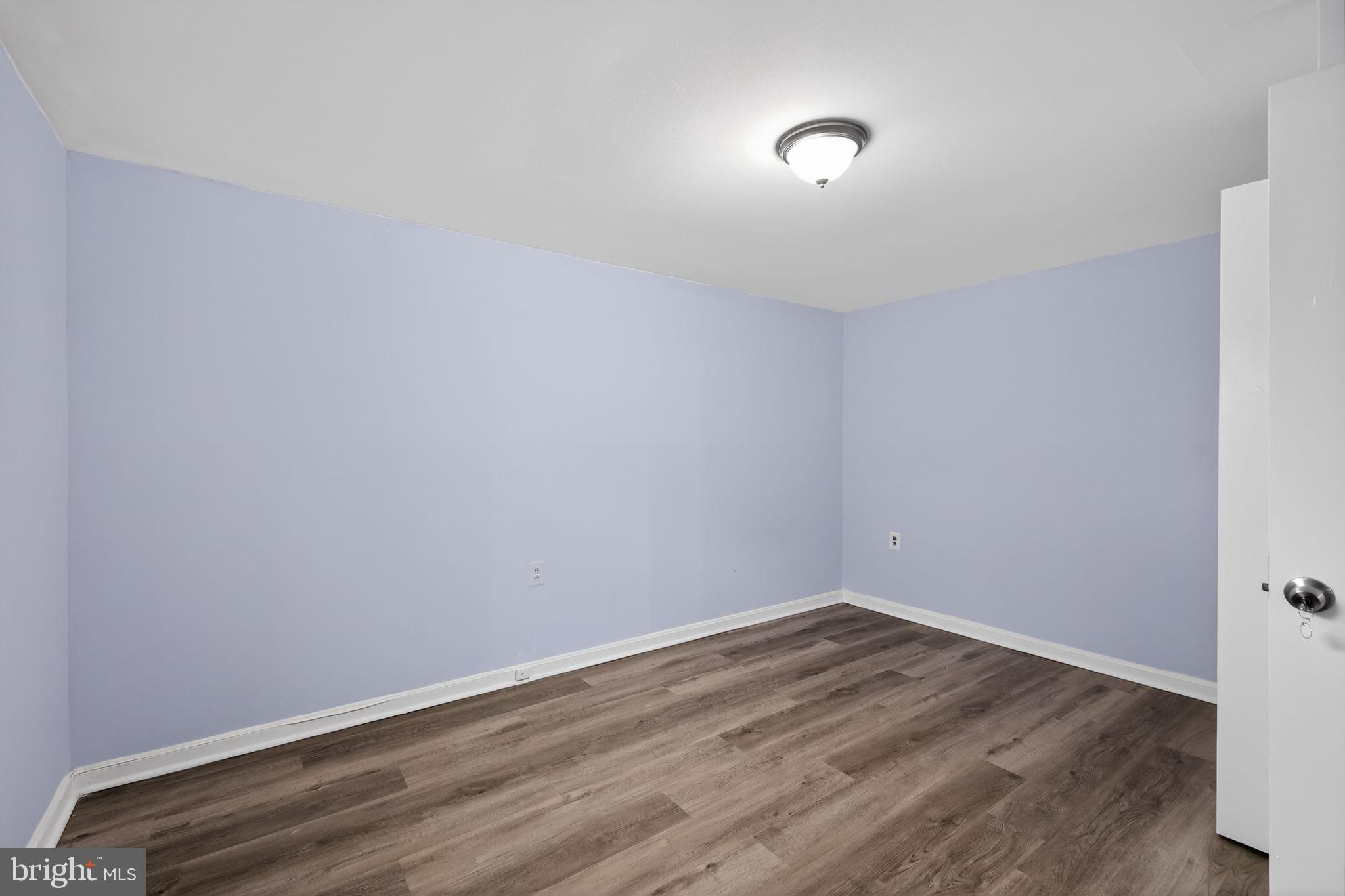 COLLEGE PARK - Residential