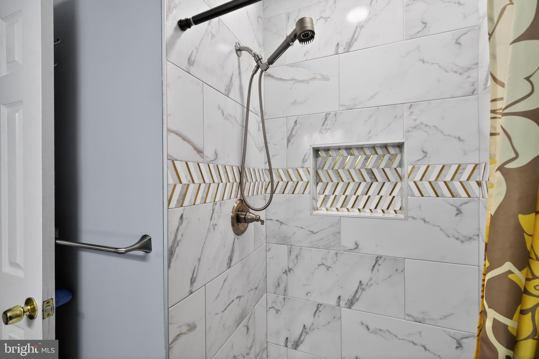 COLLEGE PARK - Residential