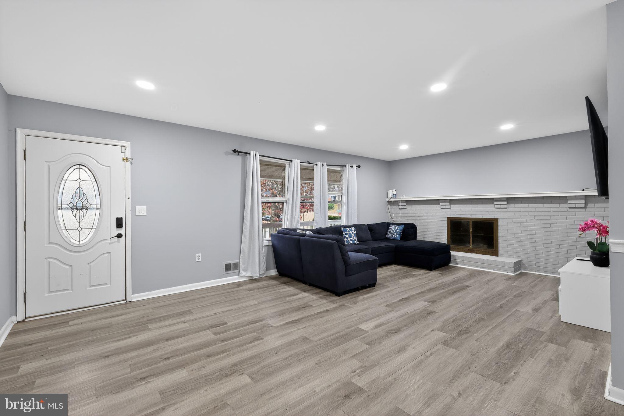 COLLEGE PARK - Residential