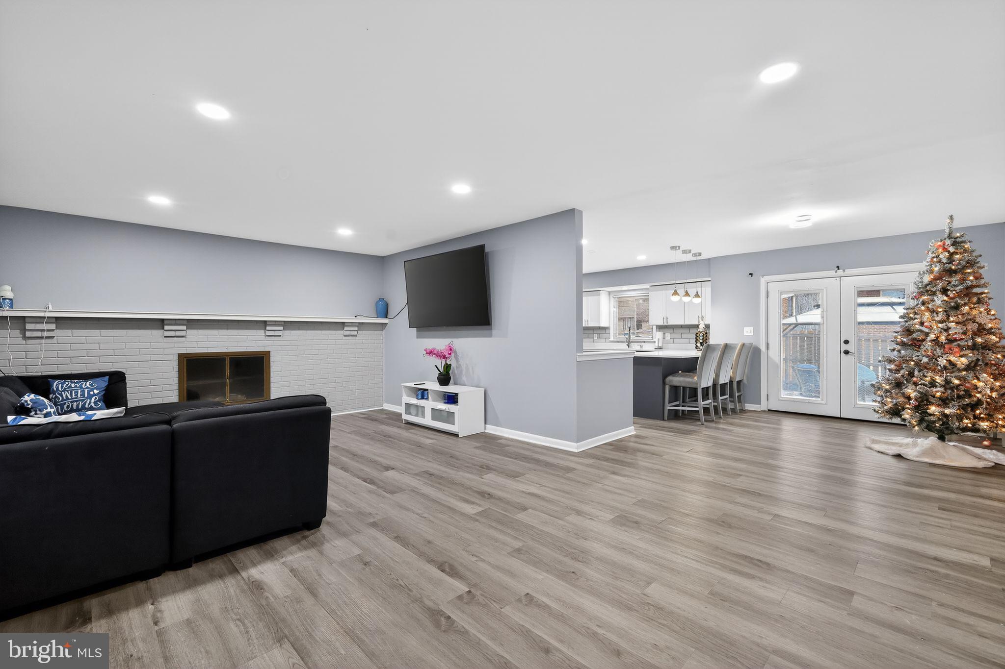 COLLEGE PARK - Residential