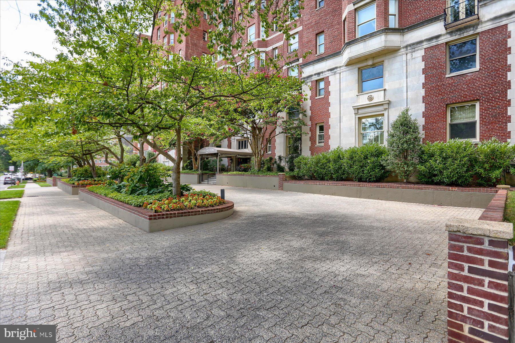 3908 N CHARLES STREET 1102