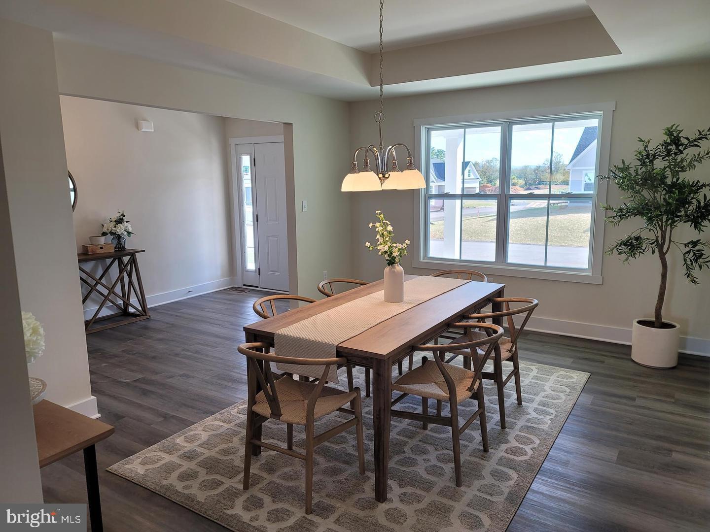 LAKE FOREST ESTATES - Residential