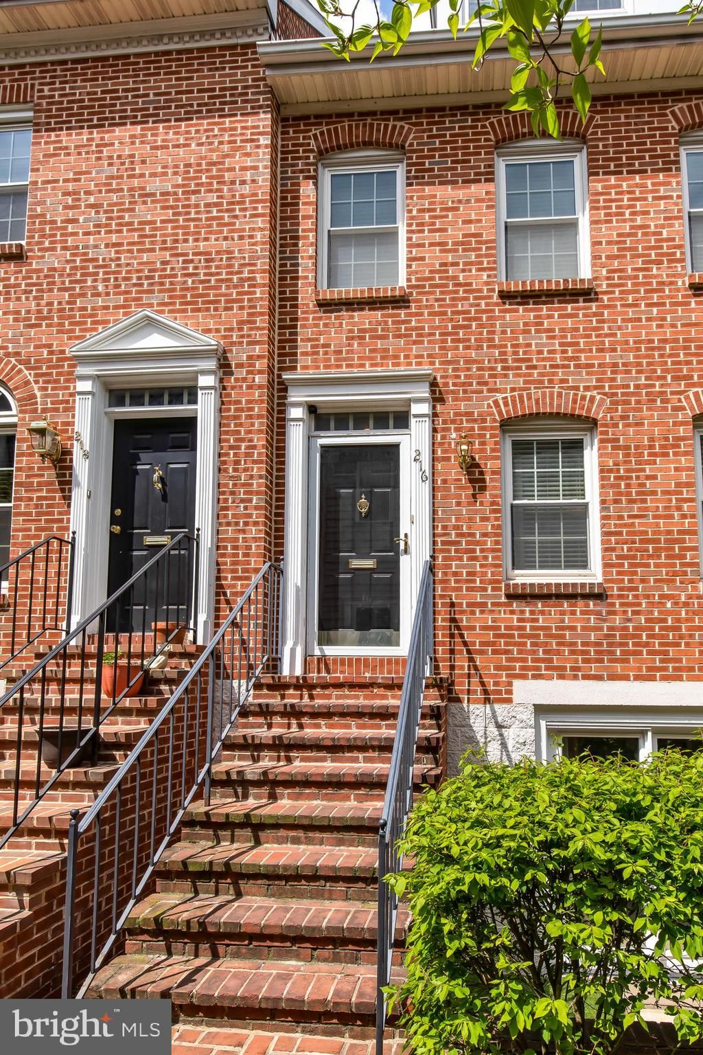 Photo of 216 W Lemon Street, Lancaster, PA 17603 (MLS # PALA2049886)