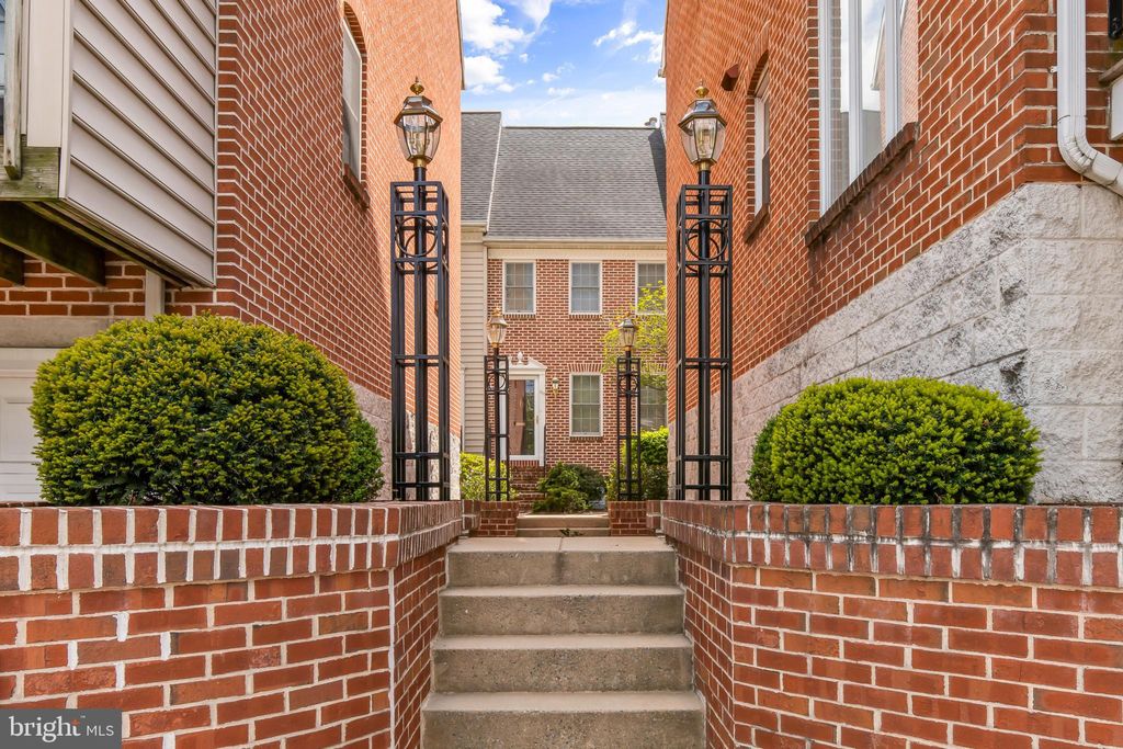 Photo of 216 W Lemon Street, Lancaster, PA 17603 (MLS # PALA2049886)