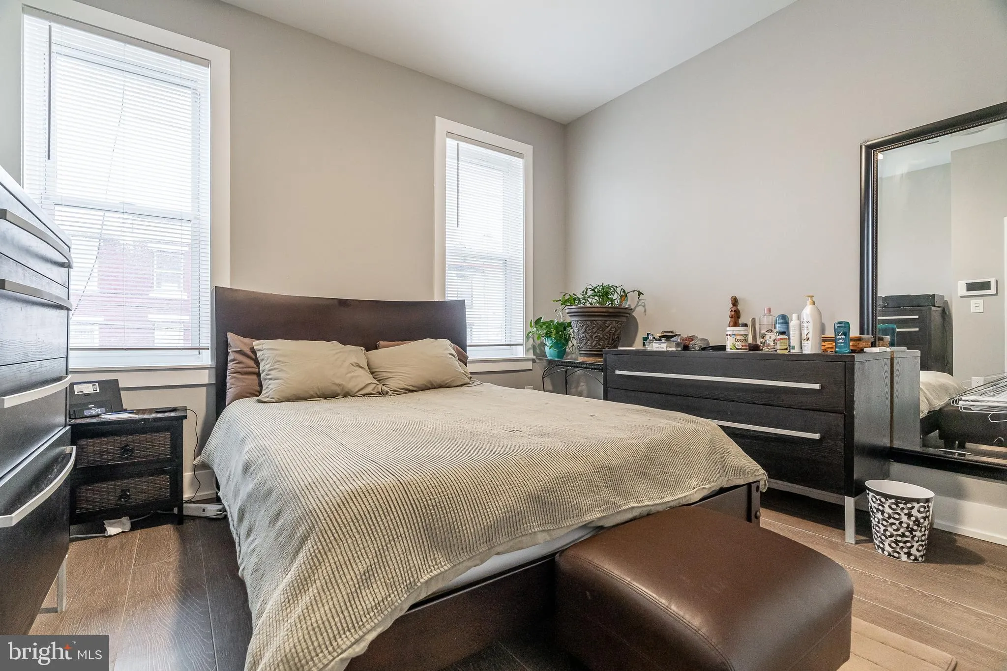 Philadelphia, Pennsylvania 19125, United States, 3 Bedrooms Bedrooms, ,2 BathroomsBathrooms,Residential,Pending,26004