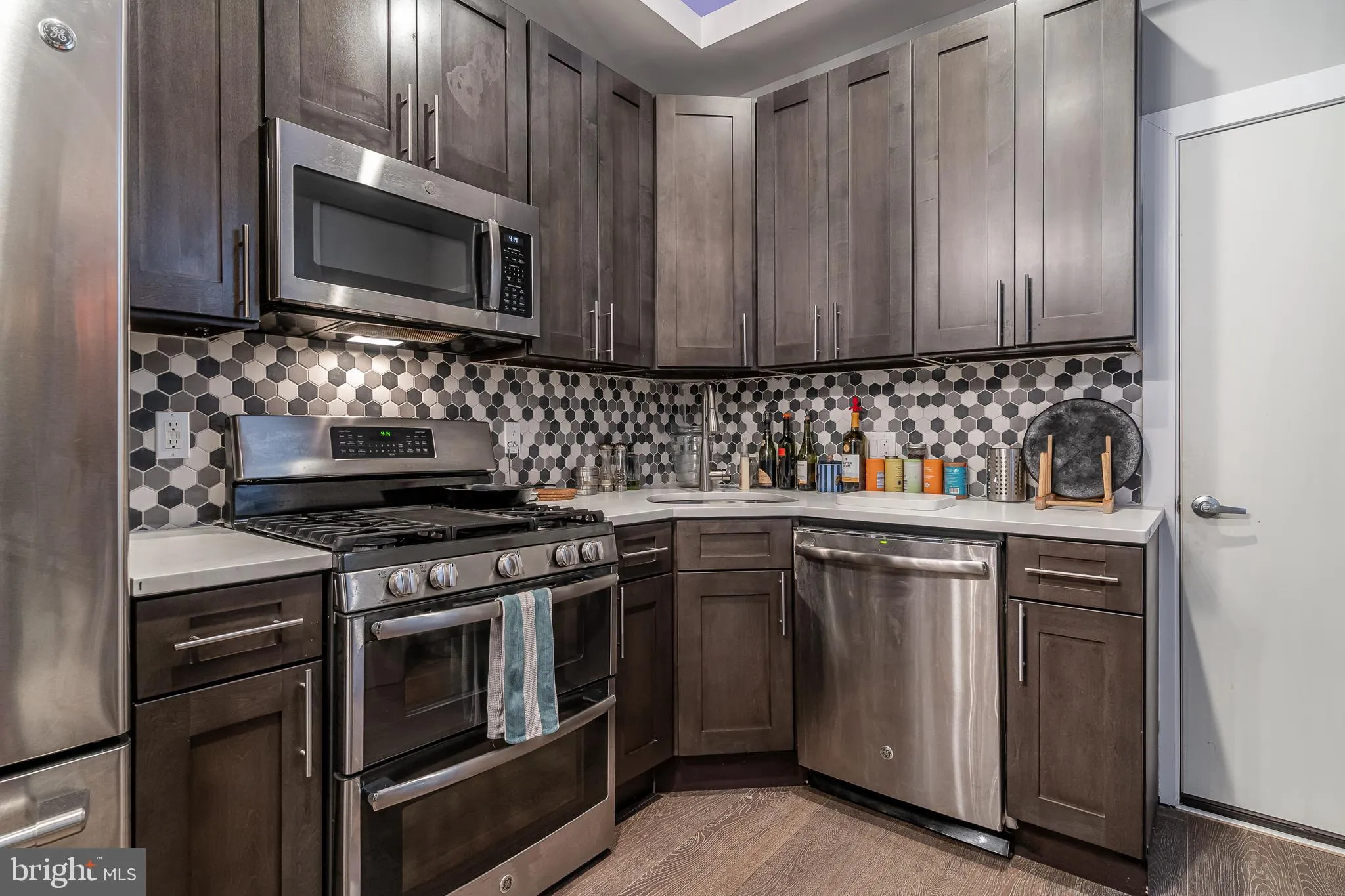 Philadelphia, Pennsylvania 19125, United States, 3 Bedrooms Bedrooms, ,2 BathroomsBathrooms,Residential,Pending,26004