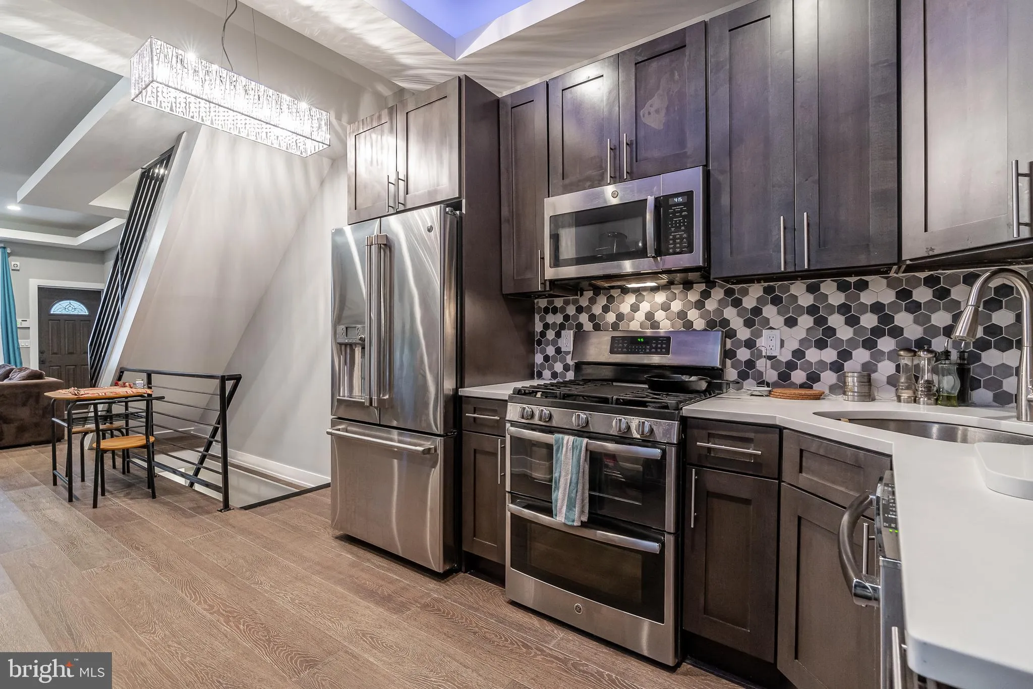 Philadelphia, Pennsylvania 19125, United States, 3 Bedrooms Bedrooms, ,2 BathroomsBathrooms,Residential,Pending,26004