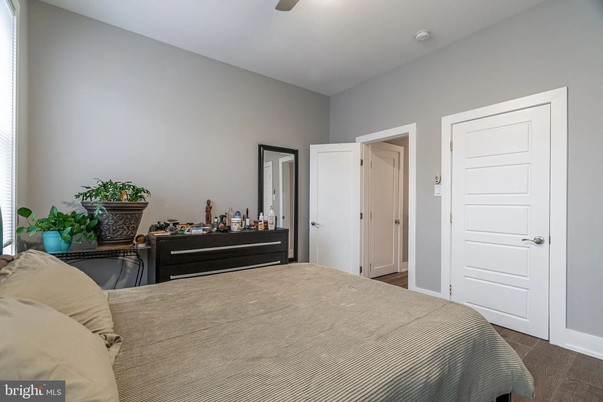 Philadelphia, Pennsylvania 19125, United States, 3 Bedrooms Bedrooms, ,2 BathroomsBathrooms,Residential,Pending,26004